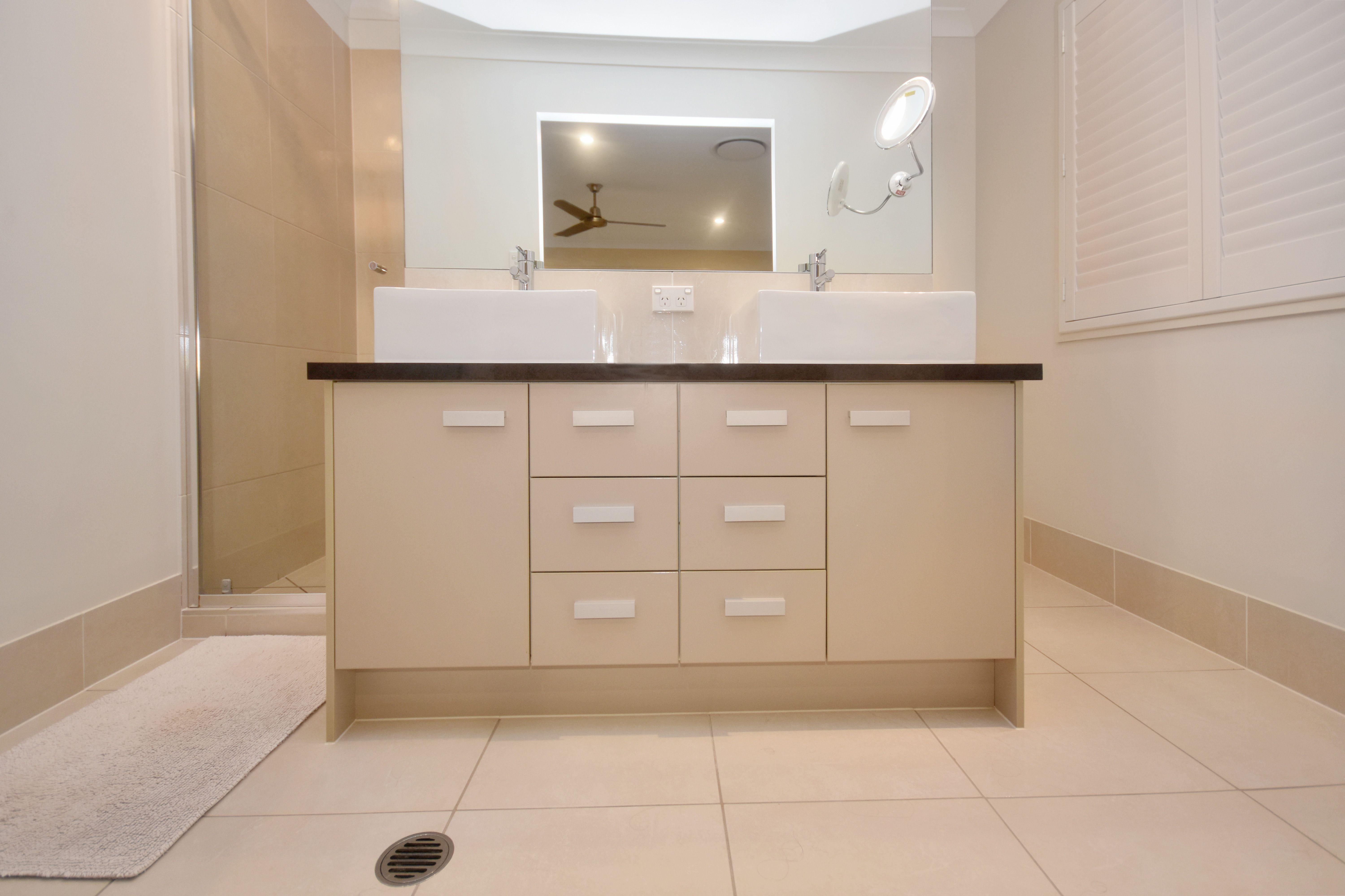 Stunning 4 Bedroom home with mountain views in Narangba