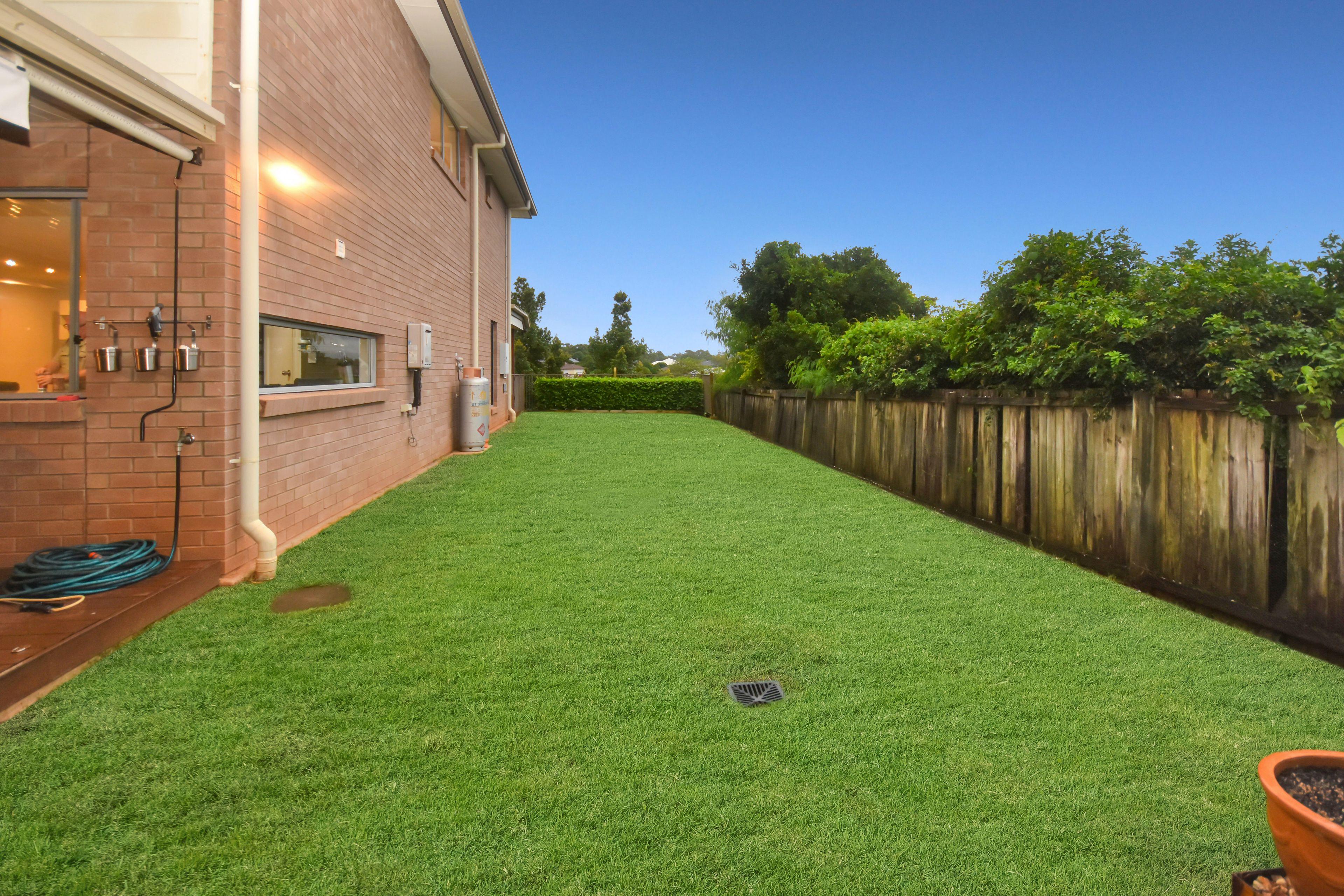 Stunning 4 Bedroom home with mountain views in Narangba
