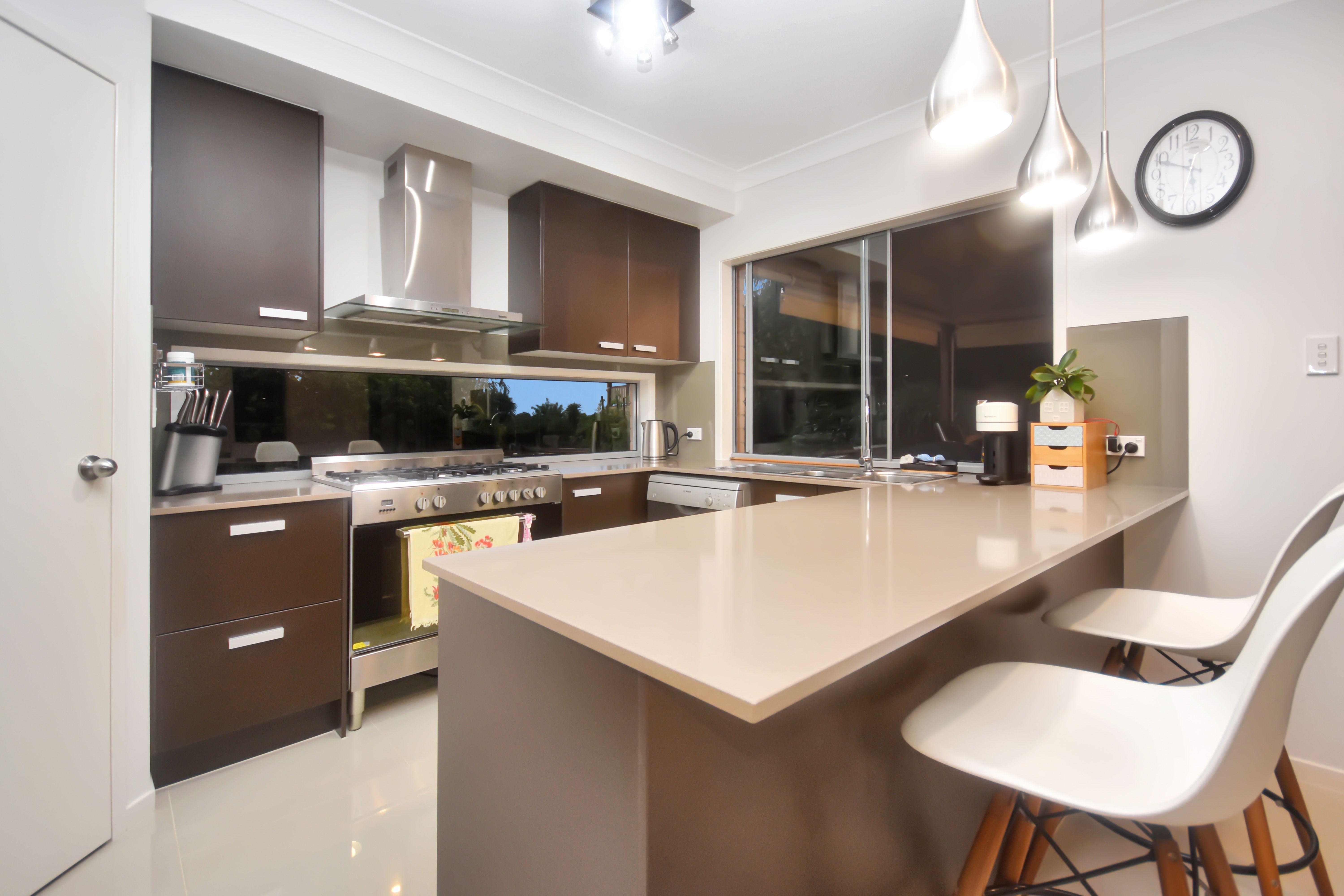 Stunning 4 Bedroom home with mountain views in Narangba