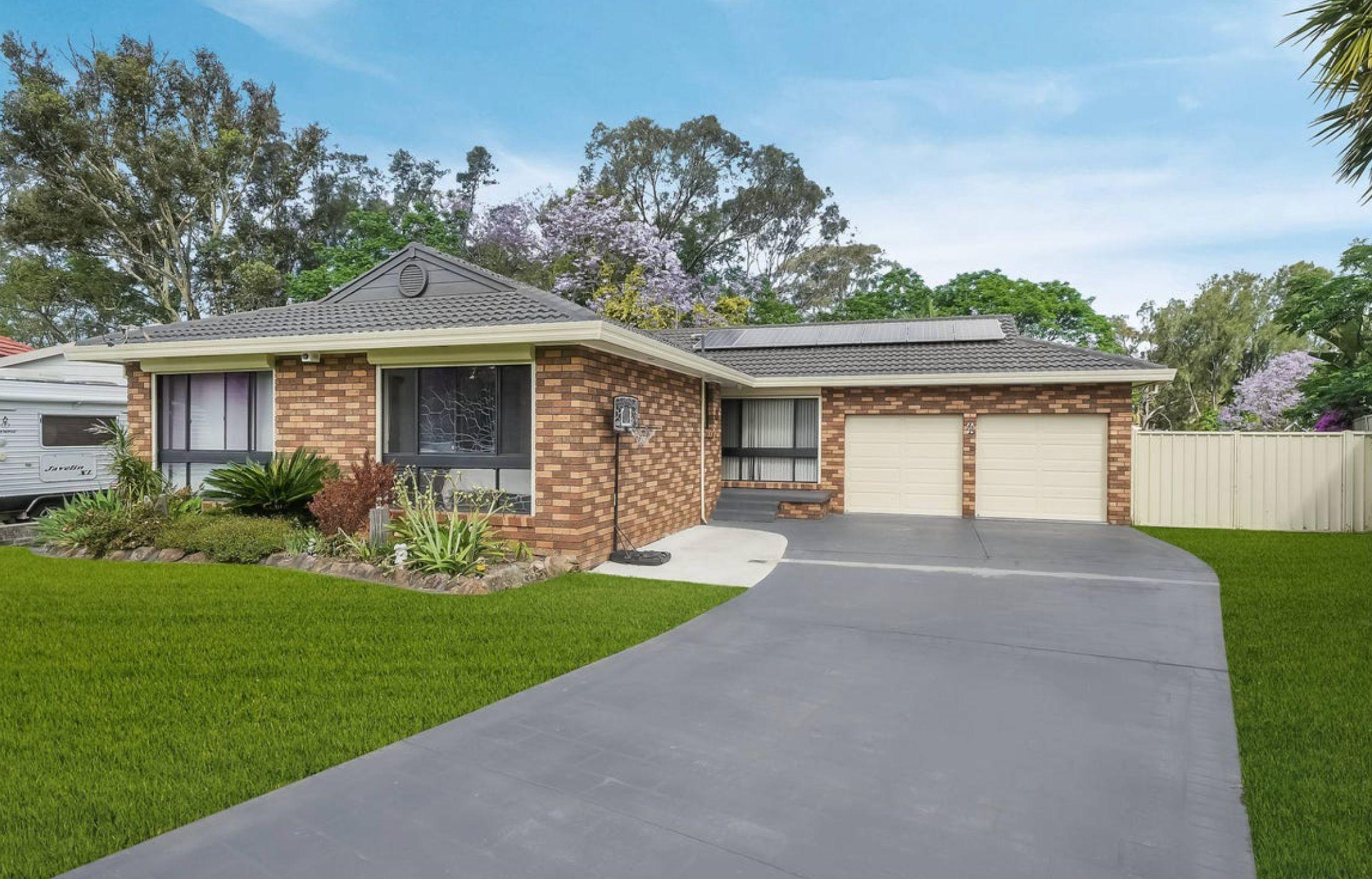 Prop-GPT: House: NSW Macquarie Fields, NSW 2564 Home For Rent