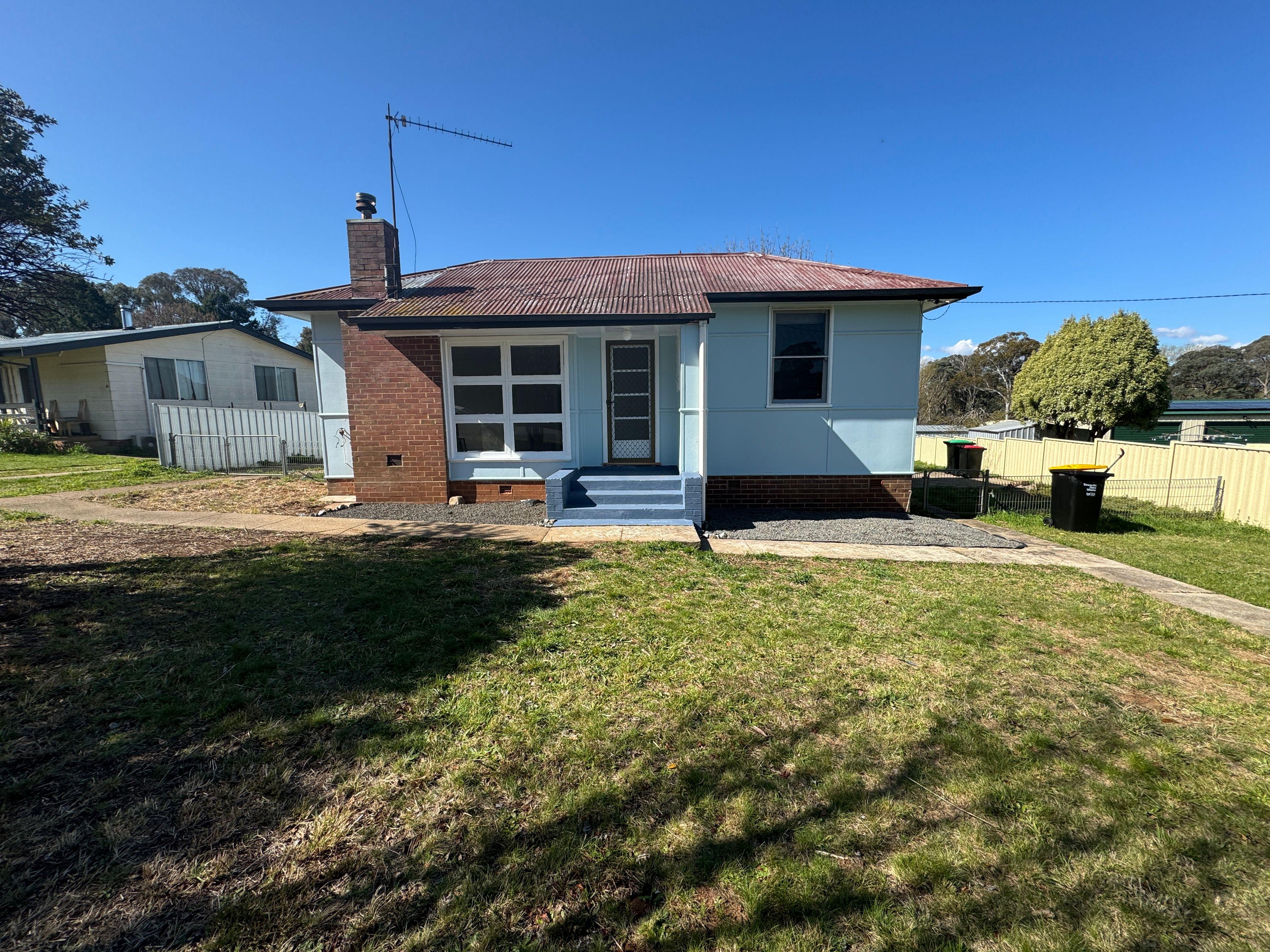 Prop-GPT: House: NSW Batlow, NSW 2730 Home For Rent