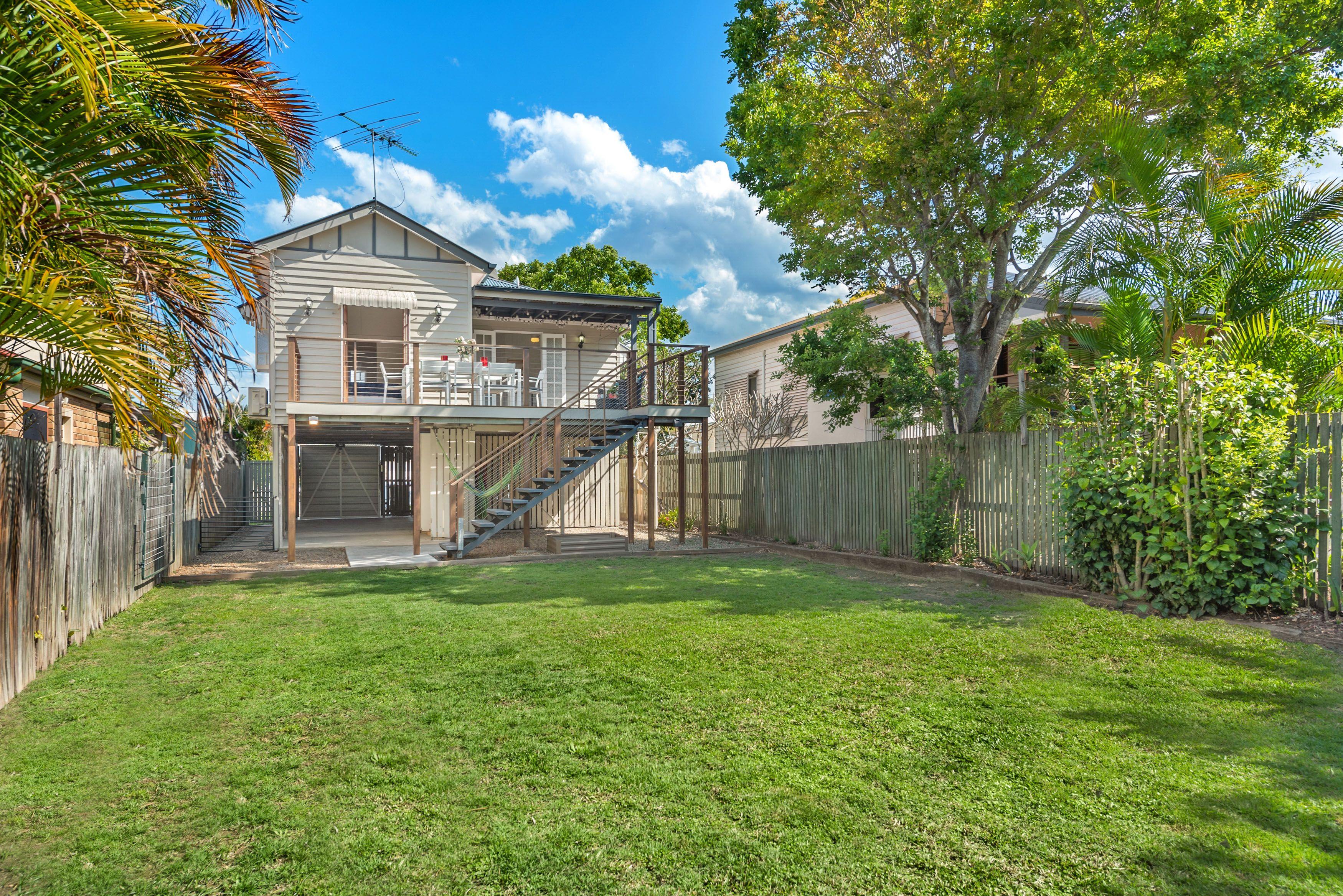 Beautifully maintained family home!