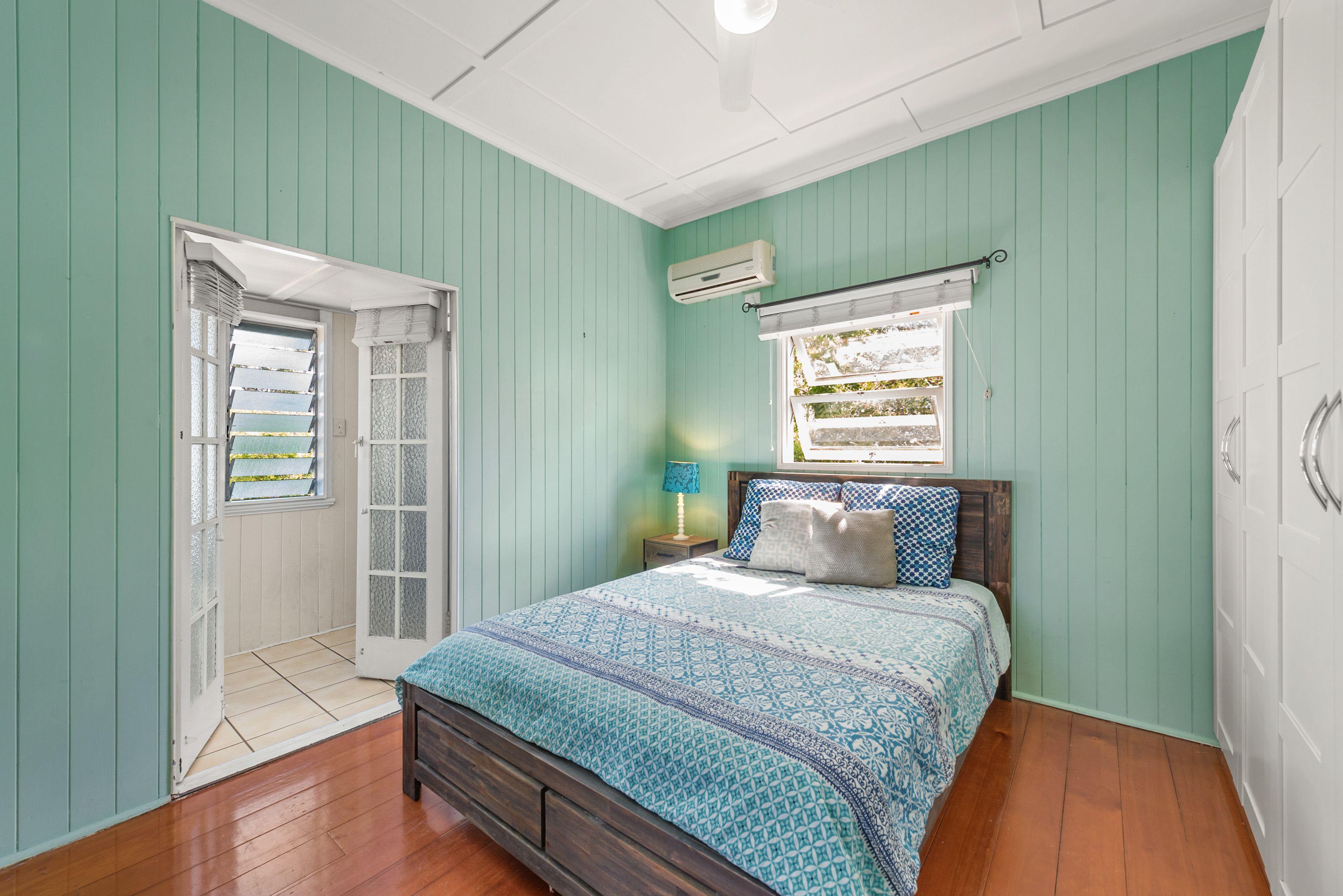 Beautifully maintained family home!