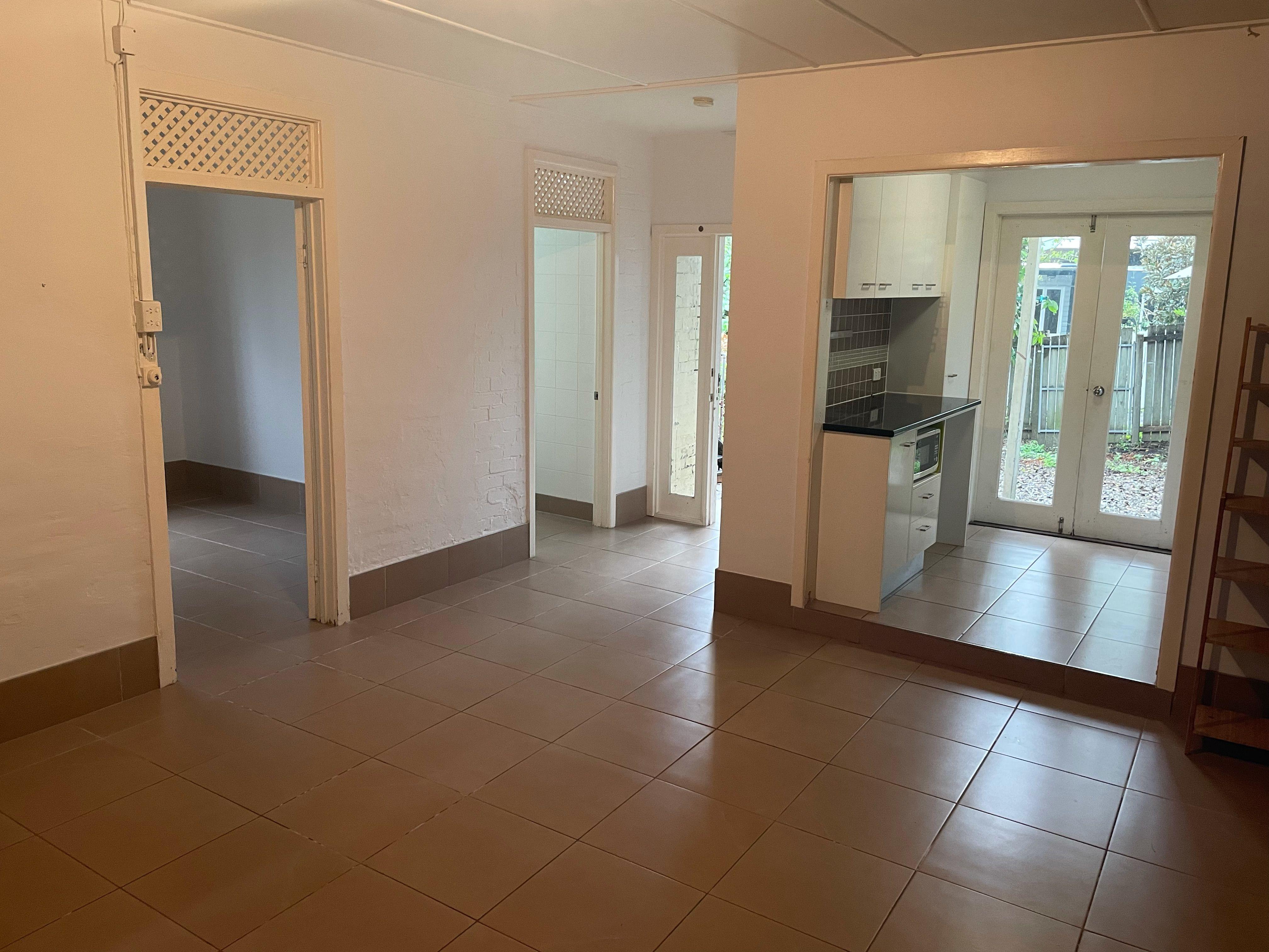 Prop-GPT: DuplexSemi-detached: QLD Petrie Terrace, QLD 4000 Home For Rent