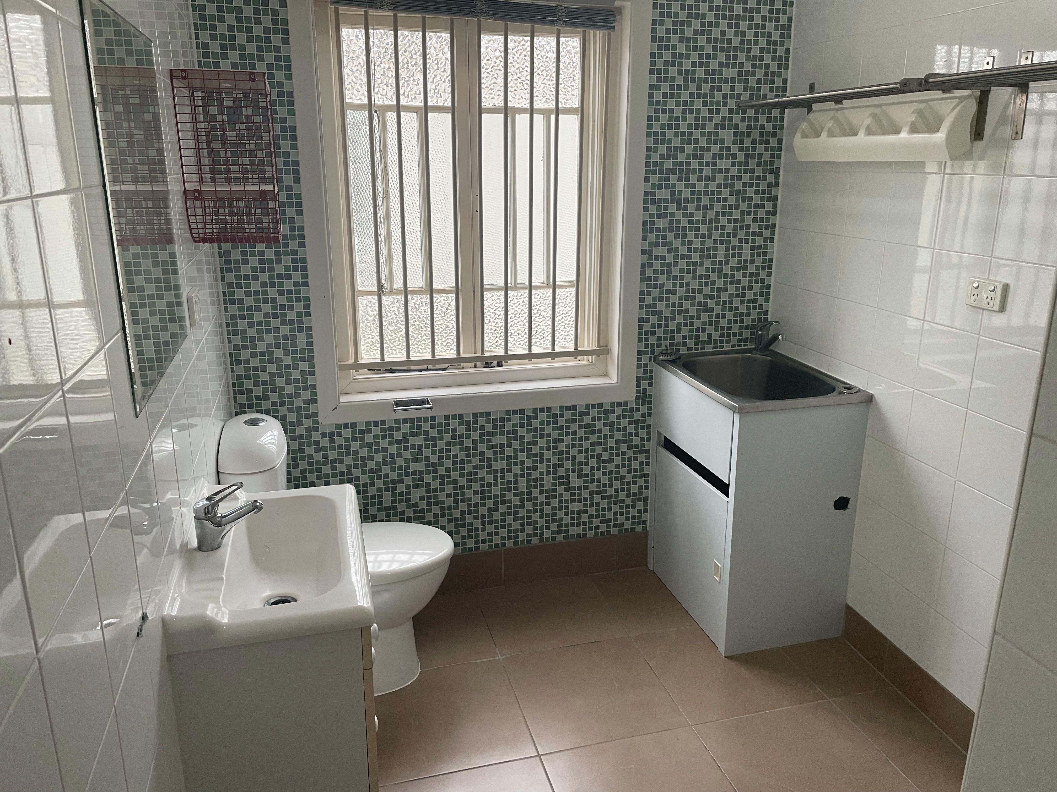 DuplexSemi-detached for Rent: Petrie Terrace, QLD 4000, QLD, 4000
