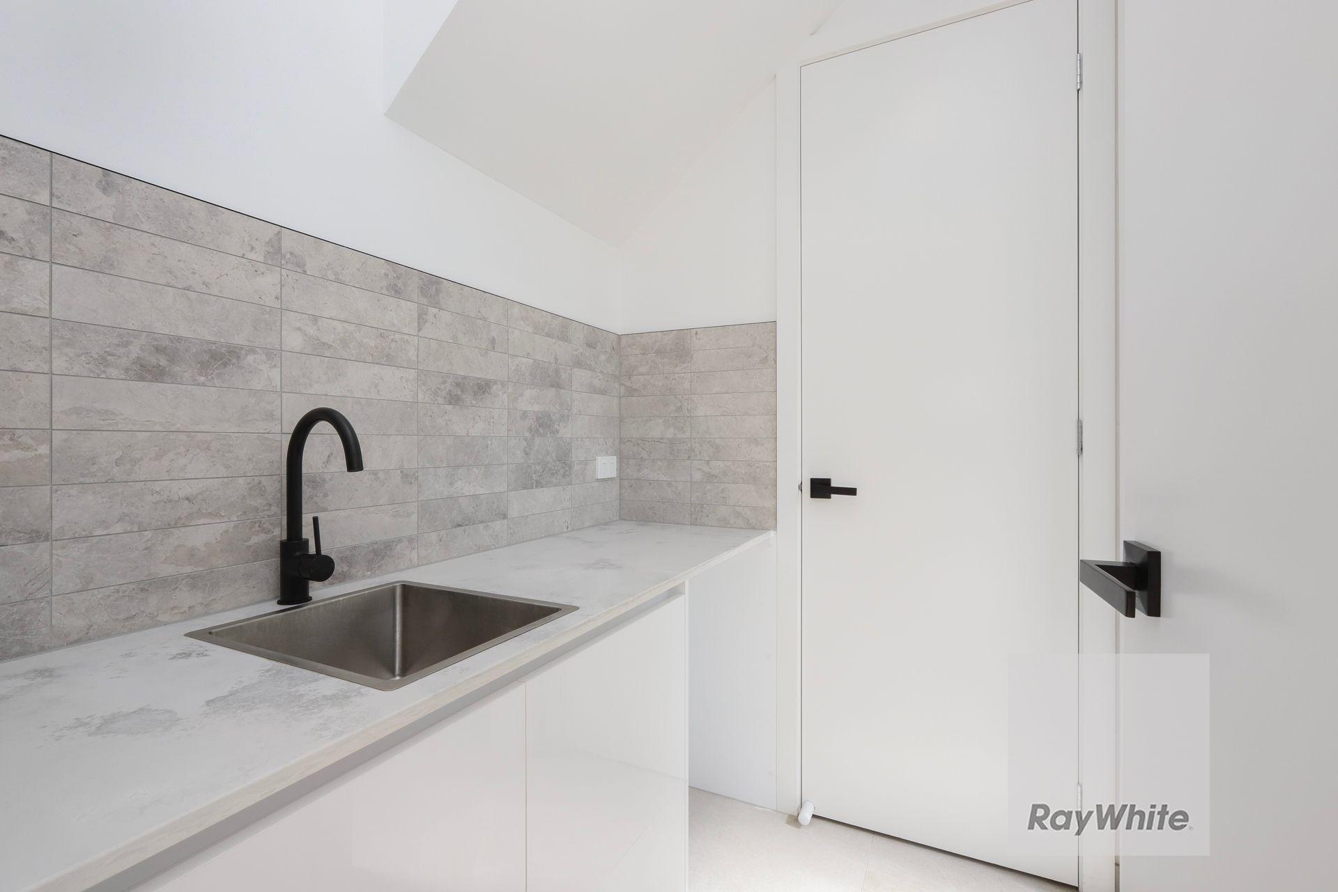 Townhouse for Rent: Airport West, VIC 3042, VIC, 3042