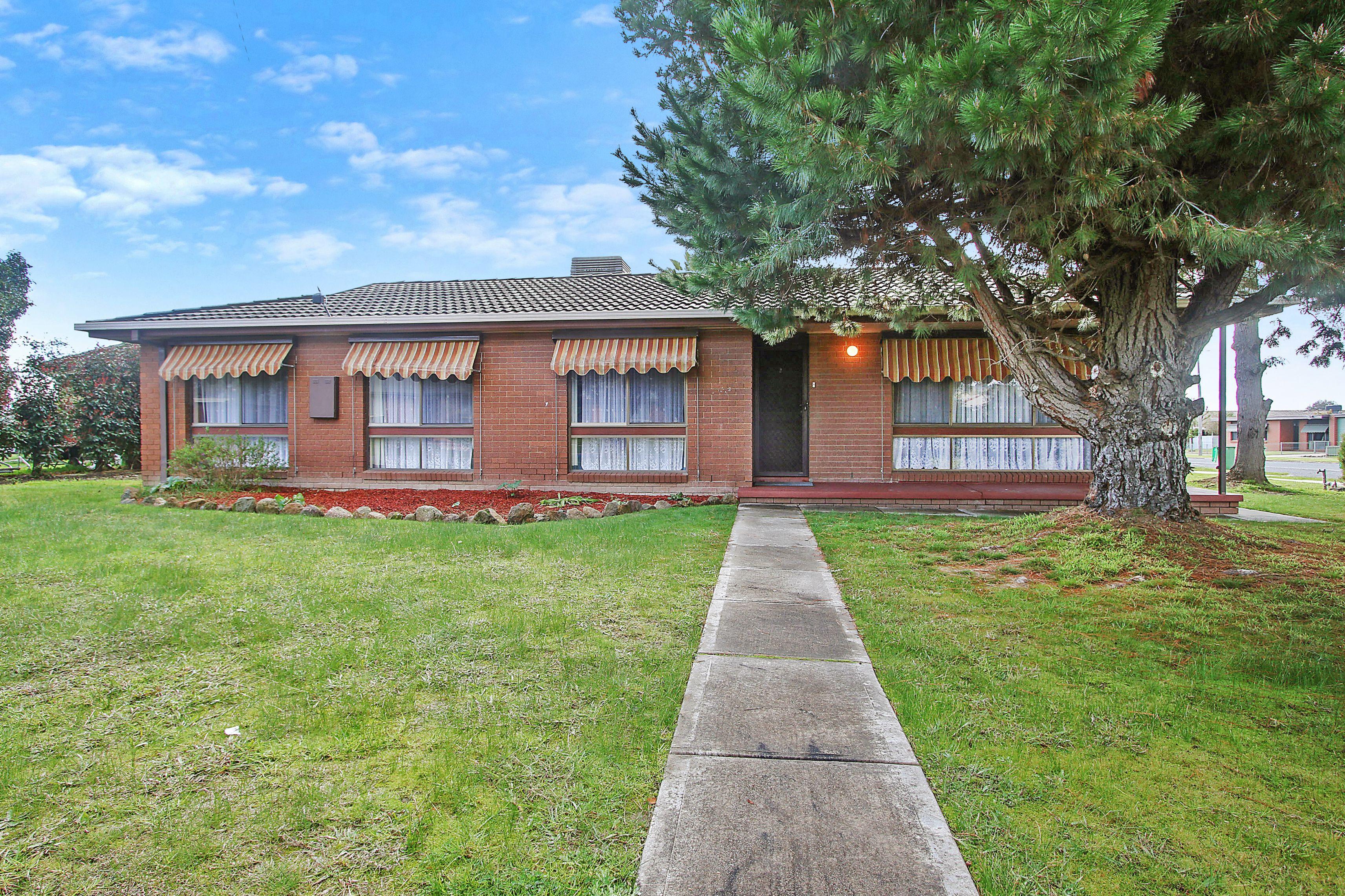 Prop-GPT: House: VIC West Wodonga, VIC 3690 Home For Rent