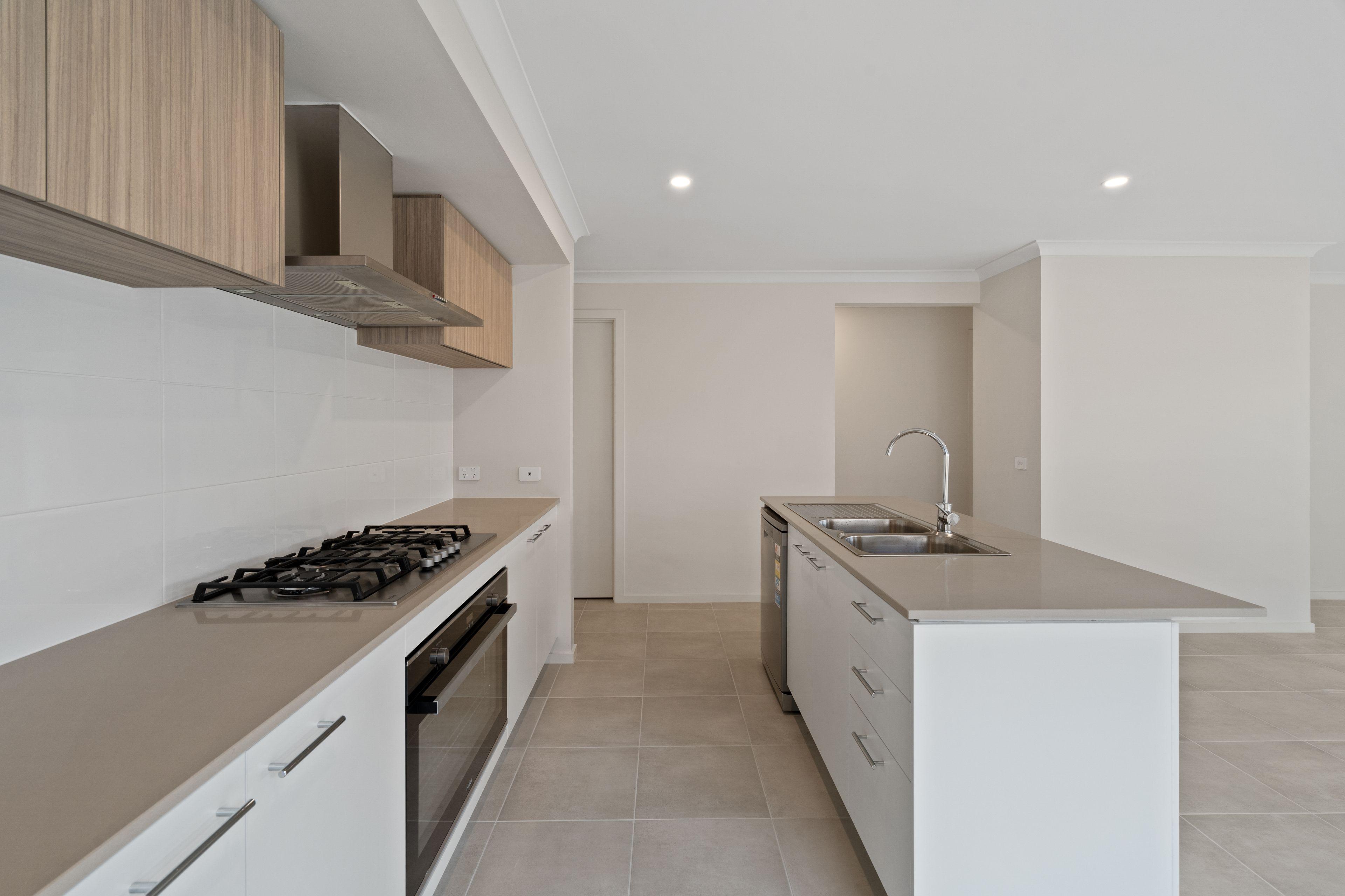 Prop-GPT: House: VIC Clyde North, VIC 3978 Home For Rent