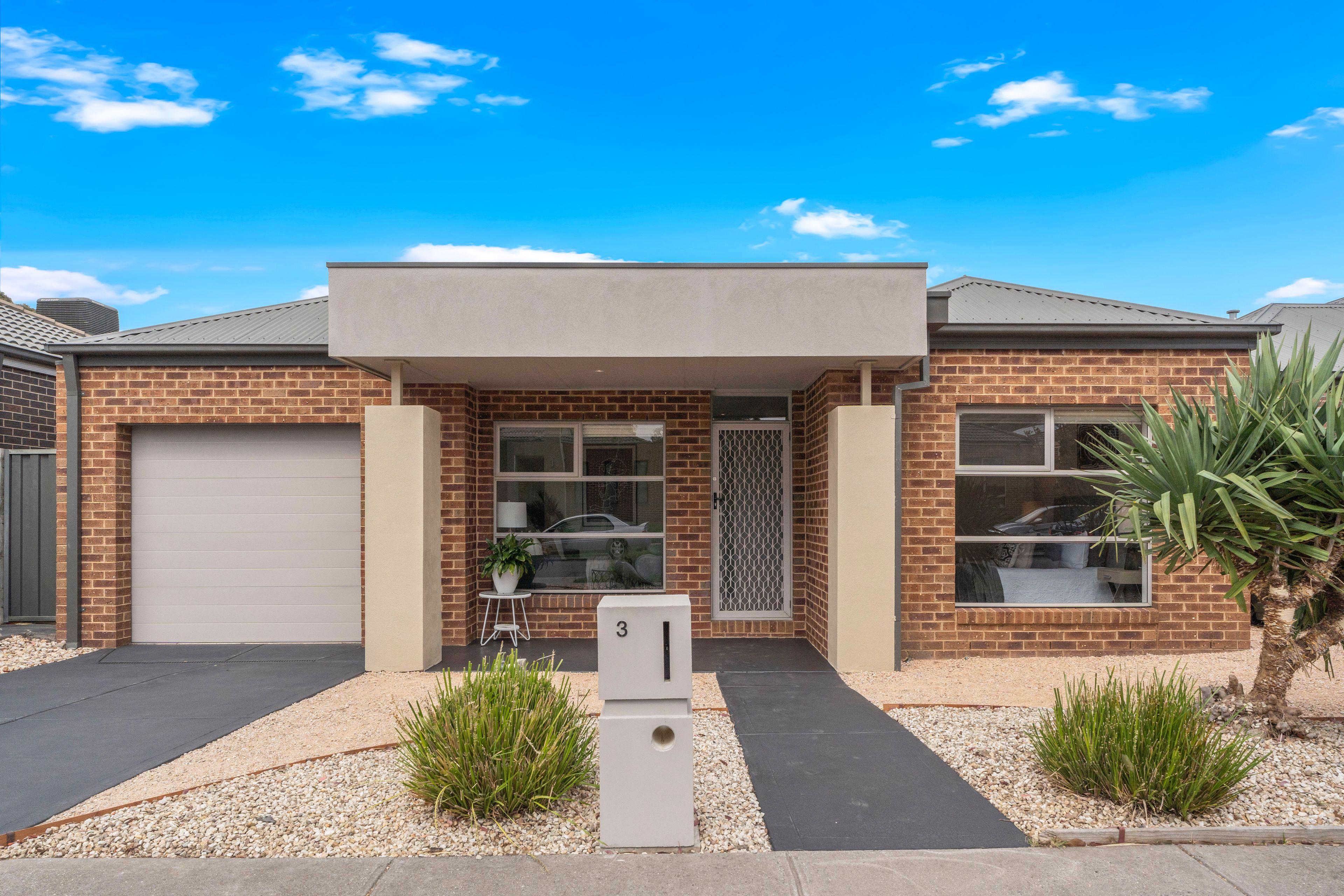 Prop-GPT: House: VIC Craigieburn, VIC 3064 Home For Rent