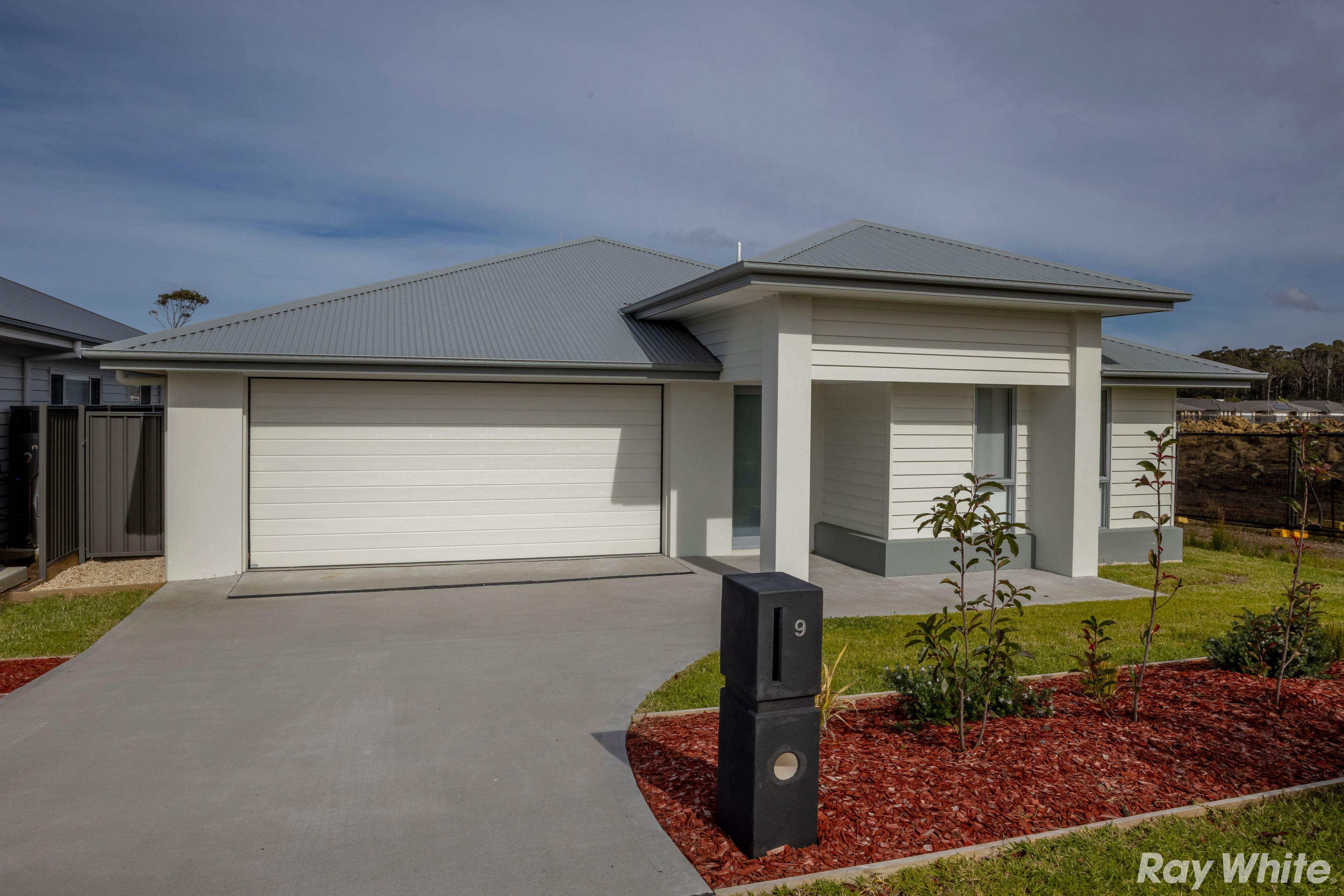 Prop-GPT: House: NSW Old Bar, NSW 2430 Home For Rent