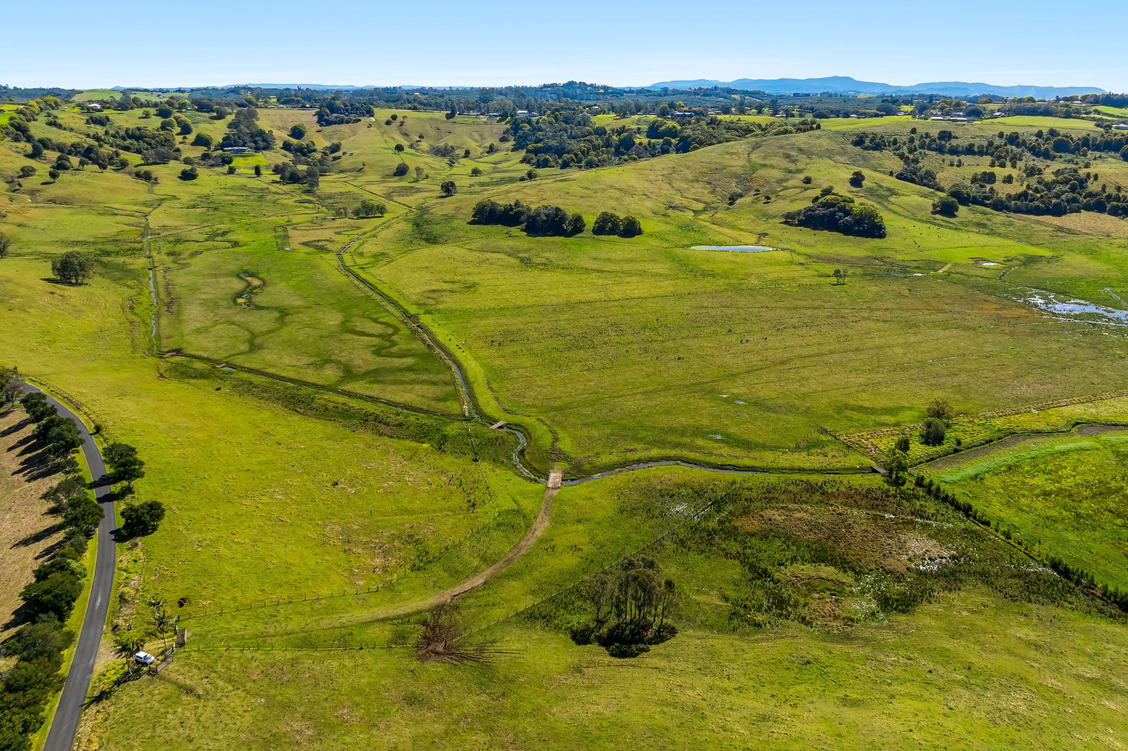 Nearly 100 acres of cleared hinterland with scenic views