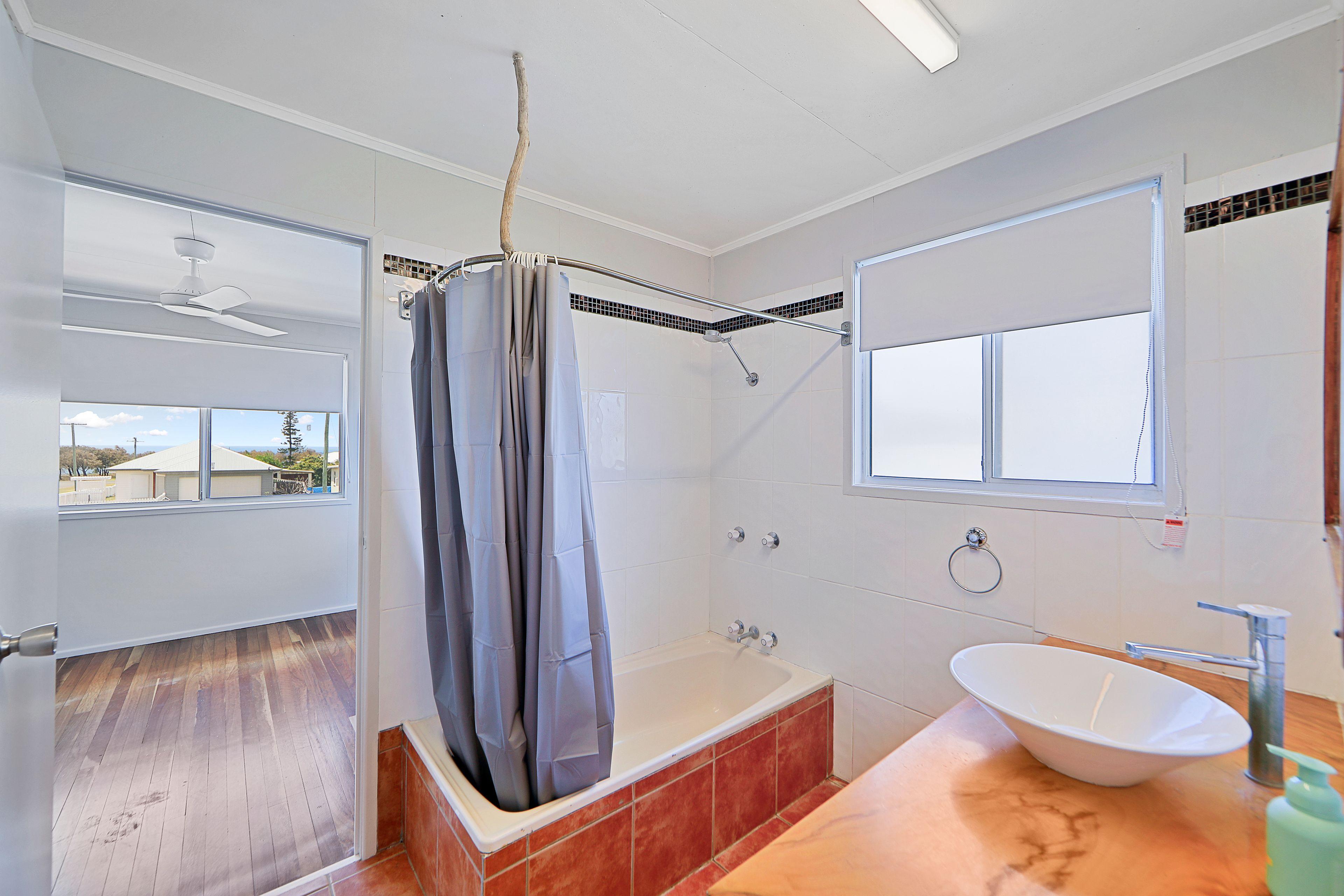House for Rent: Elliott Heads, QLD 4670, QLD, 4670