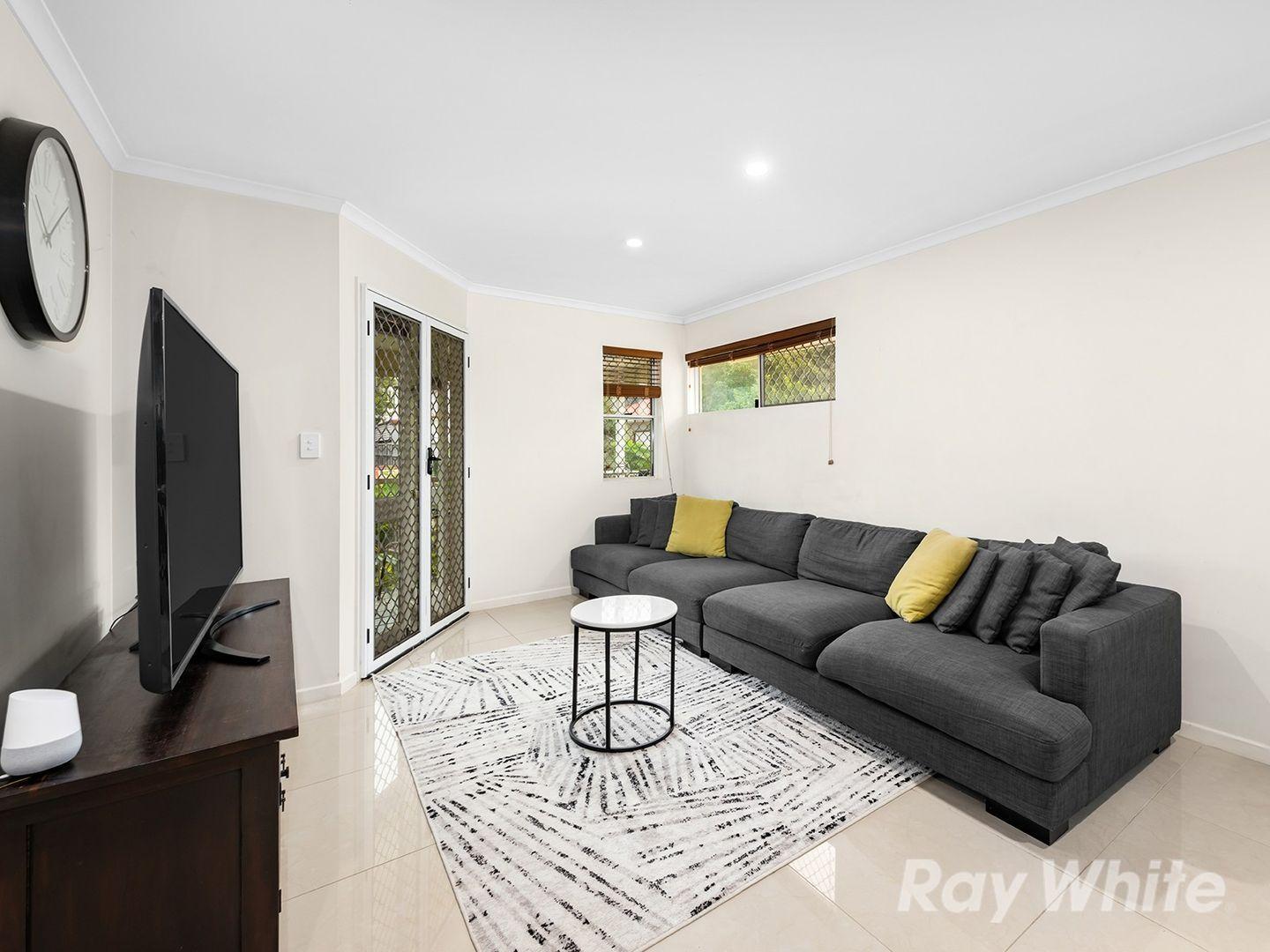 Charming 2-Bedroom Unit in Prime Location