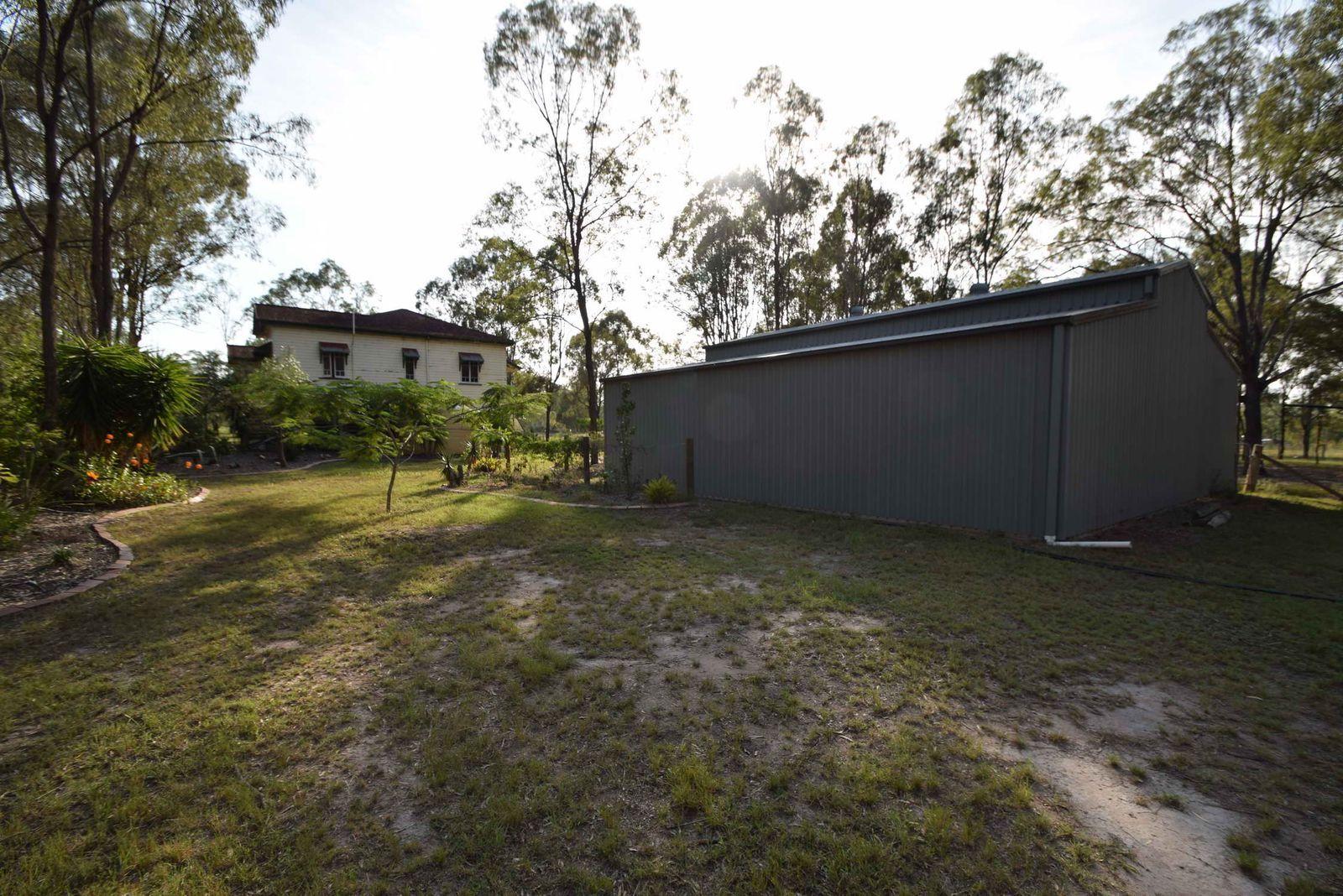 The Country Dream on 3 Acres with Huge American Barn/Shed & Stables!!