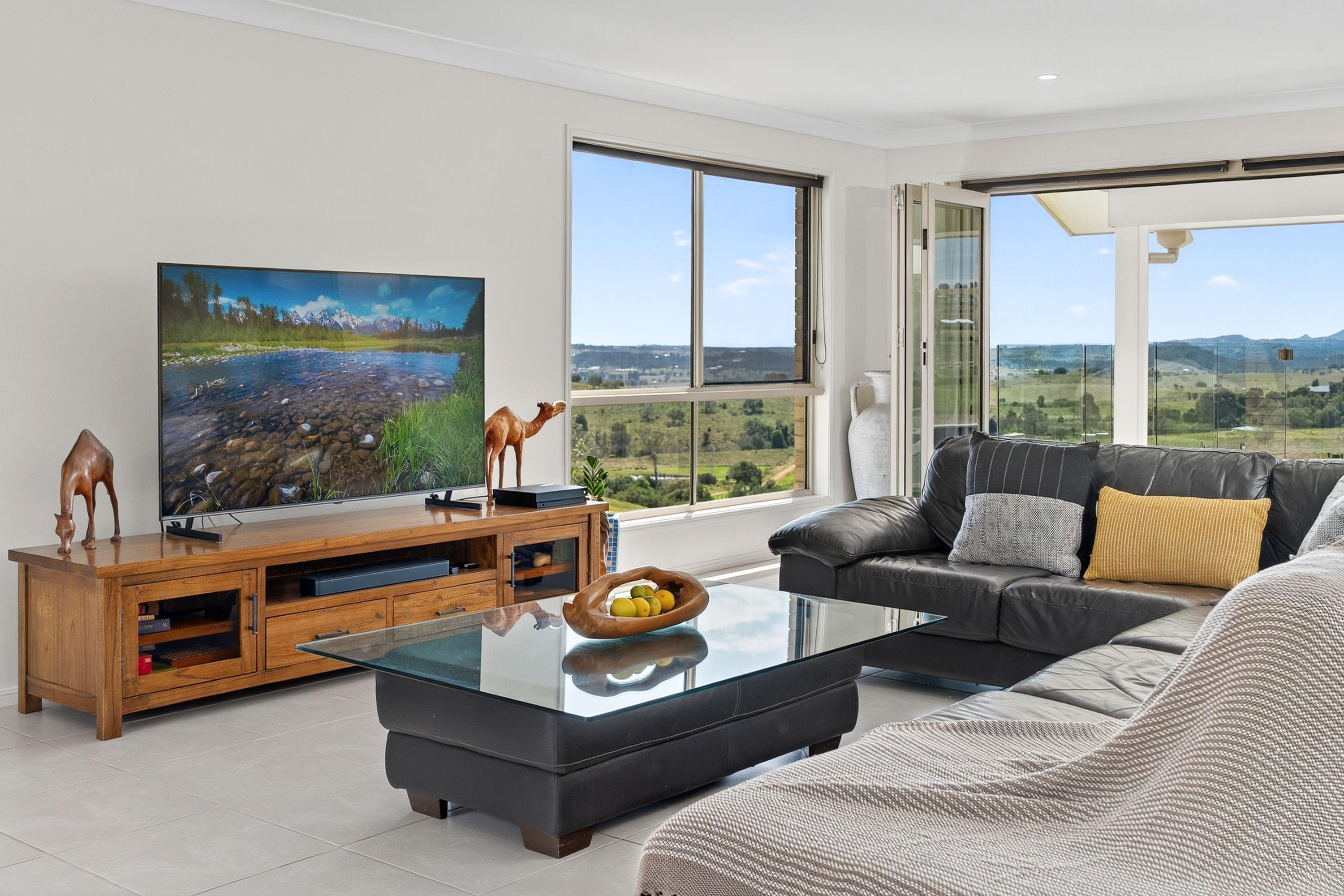 Executive Rural Living With Pool & Horse Facilities - 67 Acres in the Heart of the Scenic Rim