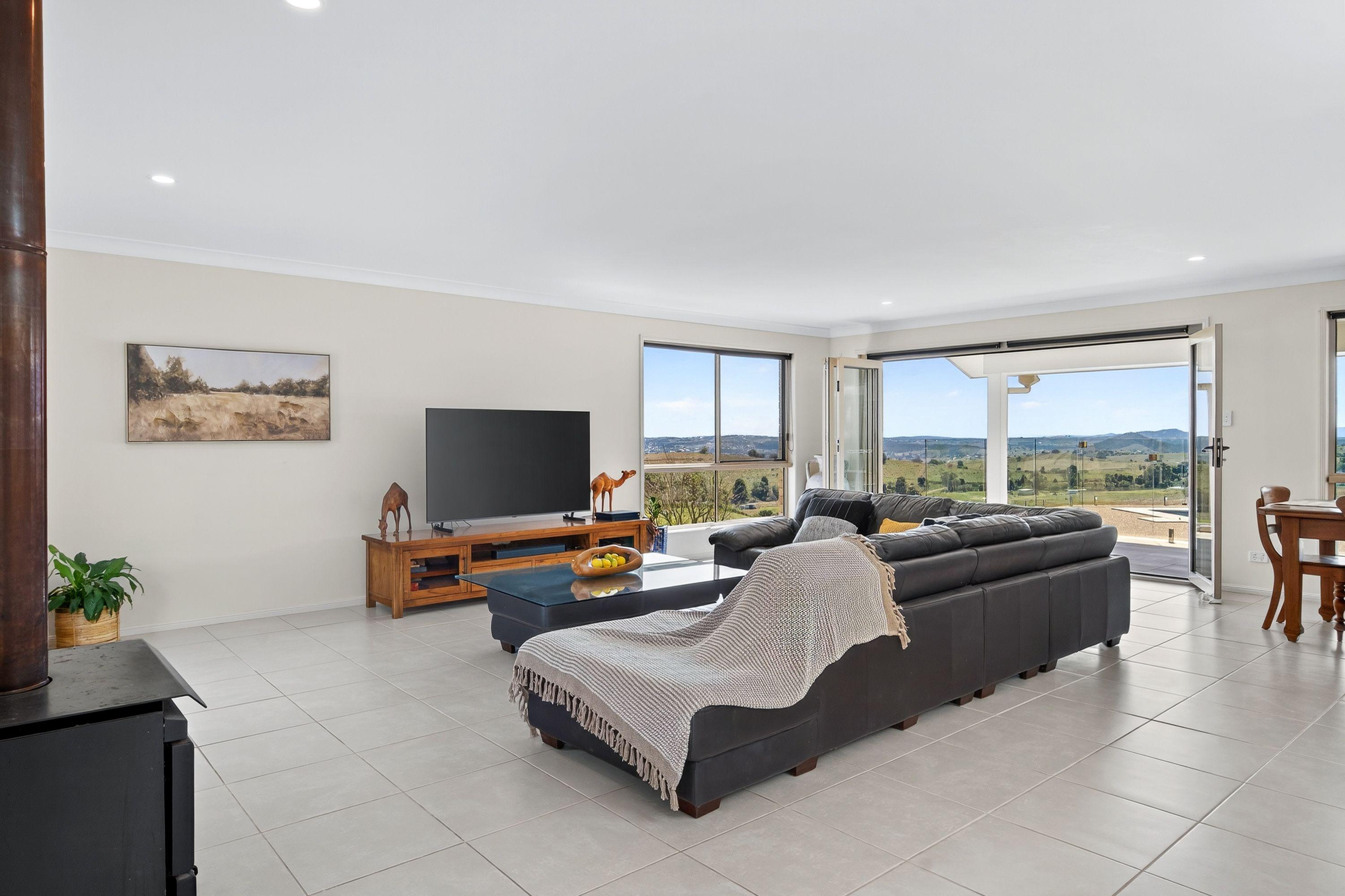 Executive Rural Living With Pool & Horse Facilities - 67 Acres in the Heart of the Scenic Rim