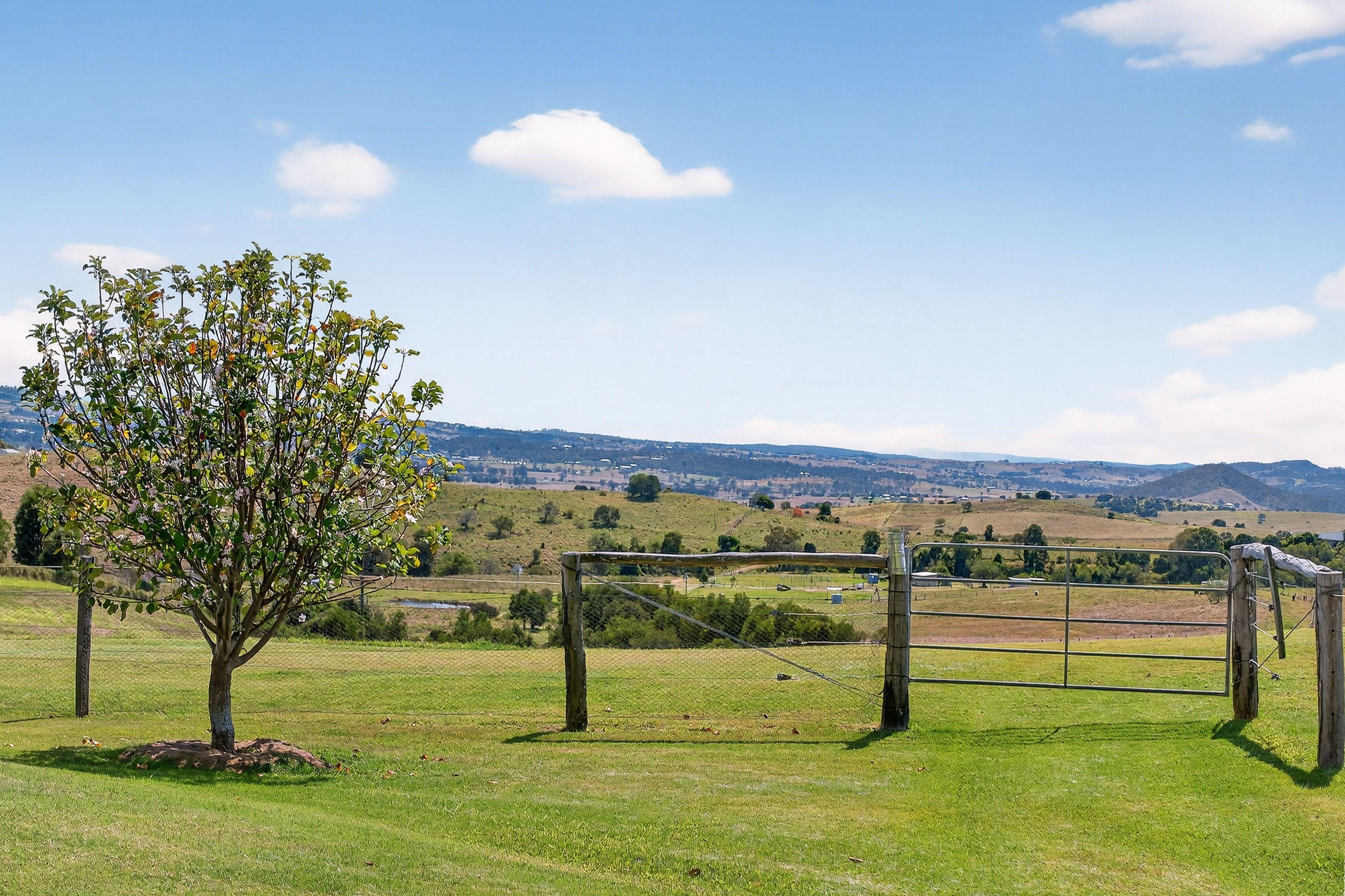 Executive Rural Living With Pool & Horse Facilities - 67 Acres in the Heart of the Scenic Rim