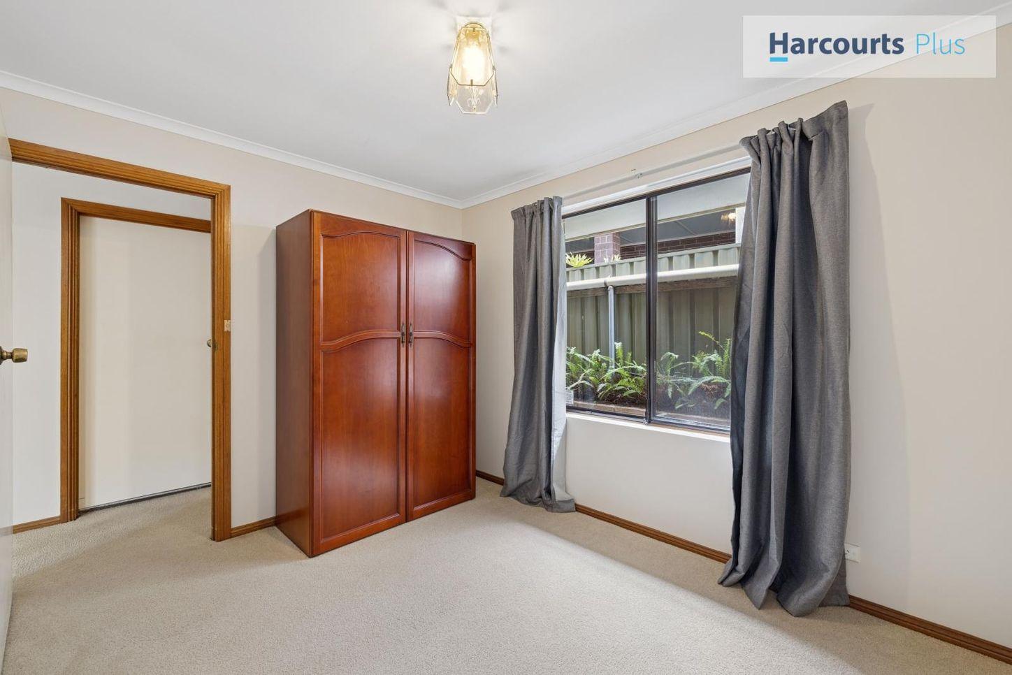 32 Capella Drive, HALLETT COVE, SA 5158 - House for Rent - harcourts.net