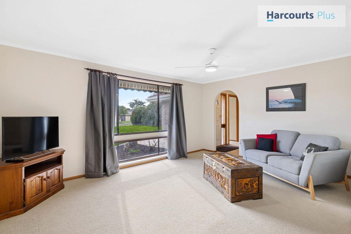 32 Capella Drive, HALLETT COVE, SA 5158 - House for Rent - harcourts.net