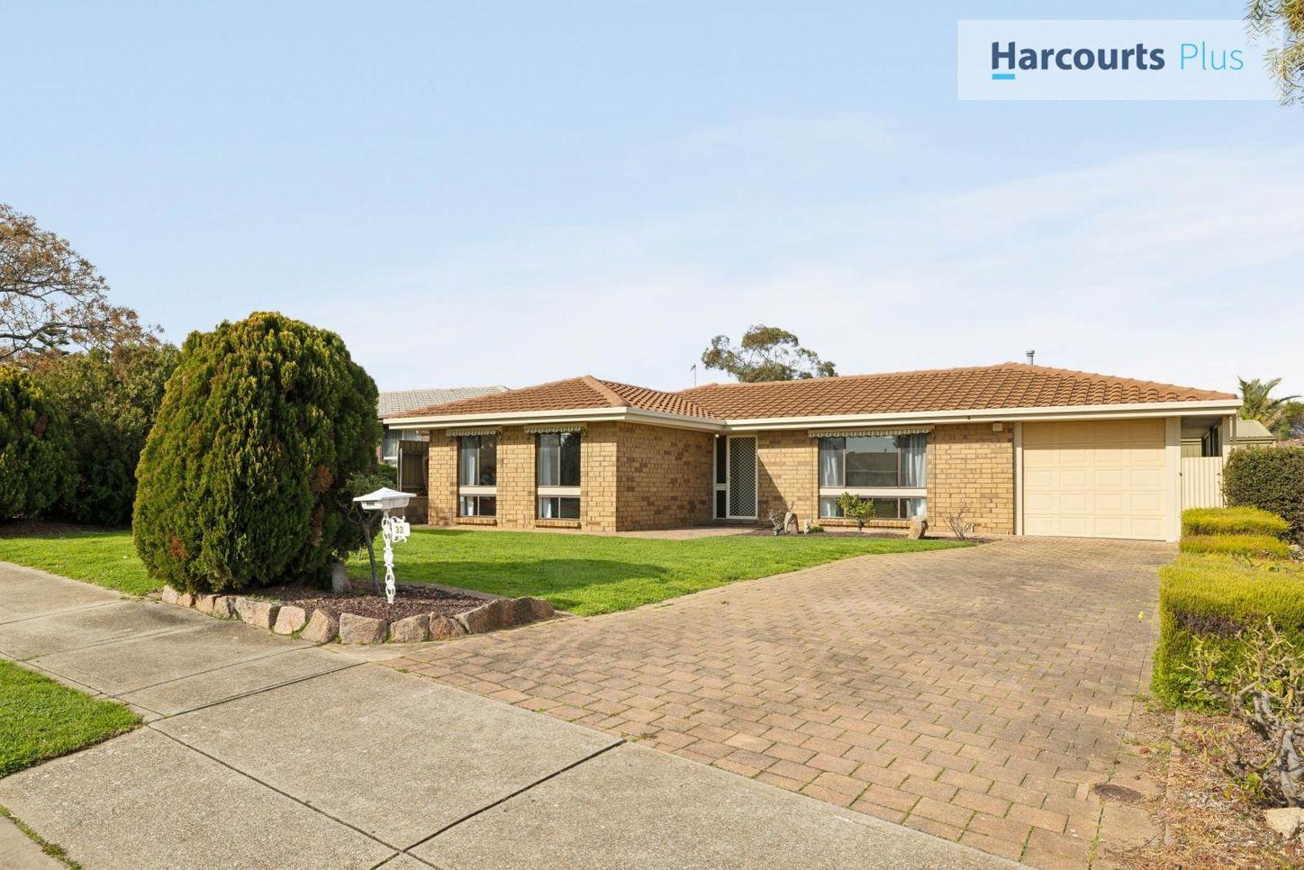 32 Capella Drive, HALLETT COVE, SA 5158 - House for Rent - harcourts.net