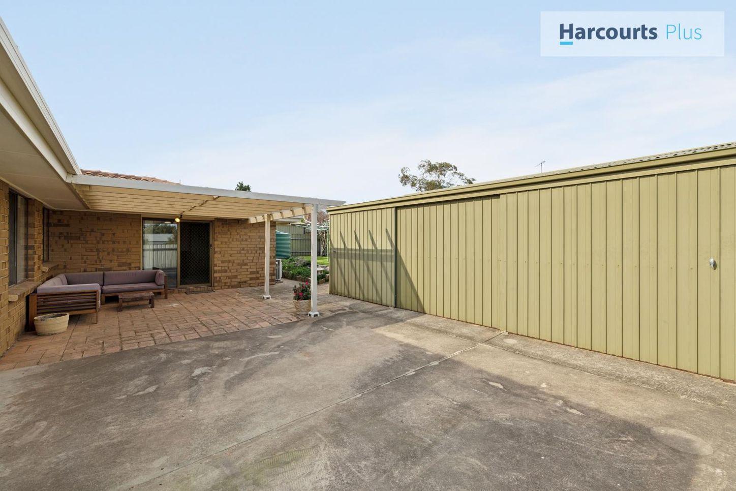 32 Capella Drive, HALLETT COVE, SA 5158 - House for Rent - harcourts.net