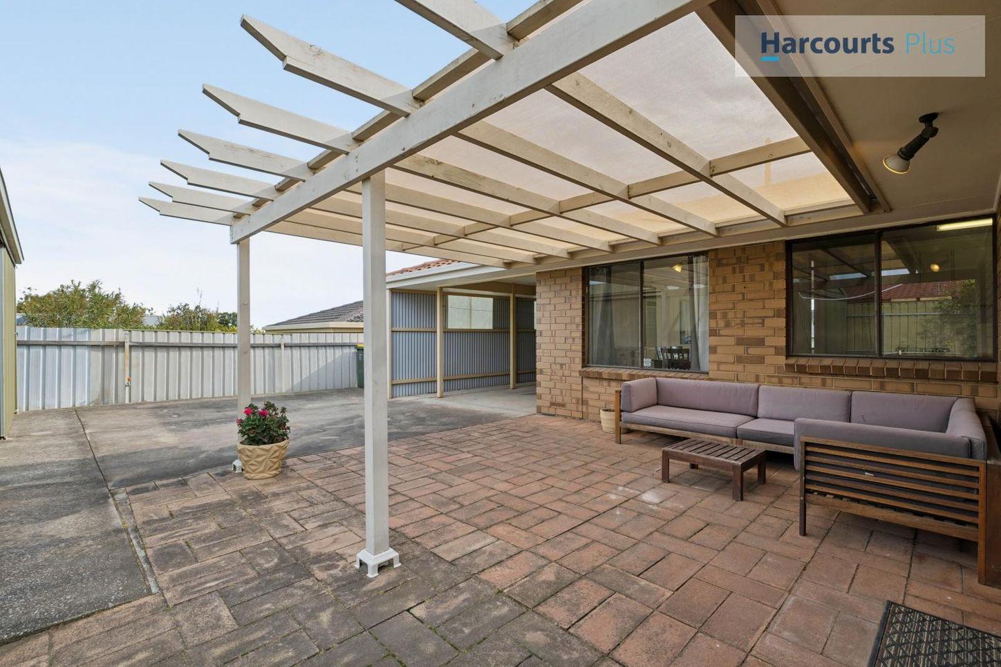 32 Capella Drive, HALLETT COVE, SA 5158 - House for Rent - harcourts.net