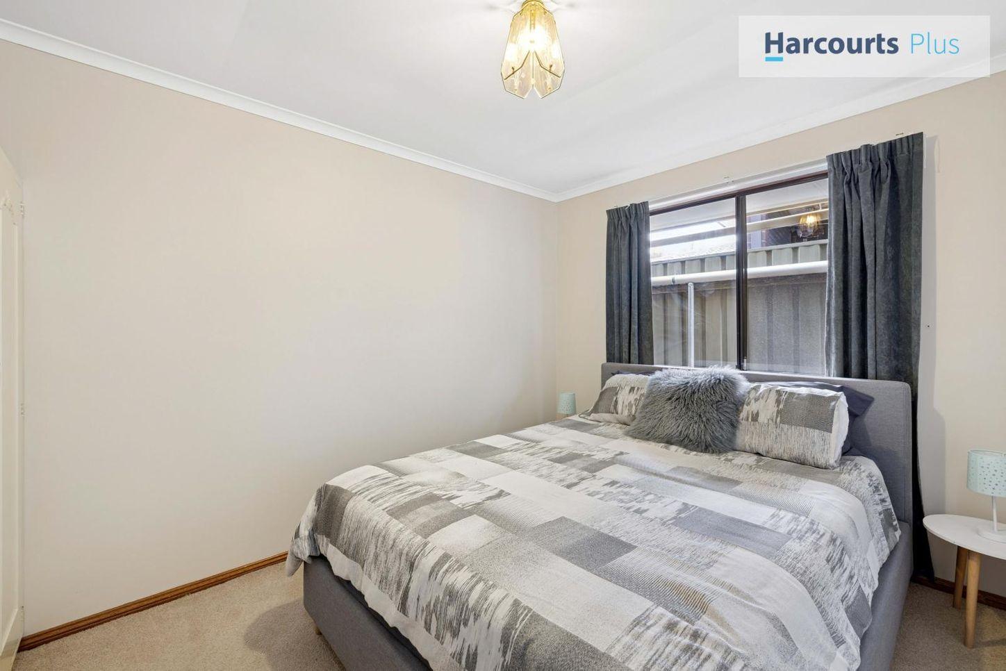 32 Capella Drive, HALLETT COVE, SA 5158 - House for Rent - harcourts.net