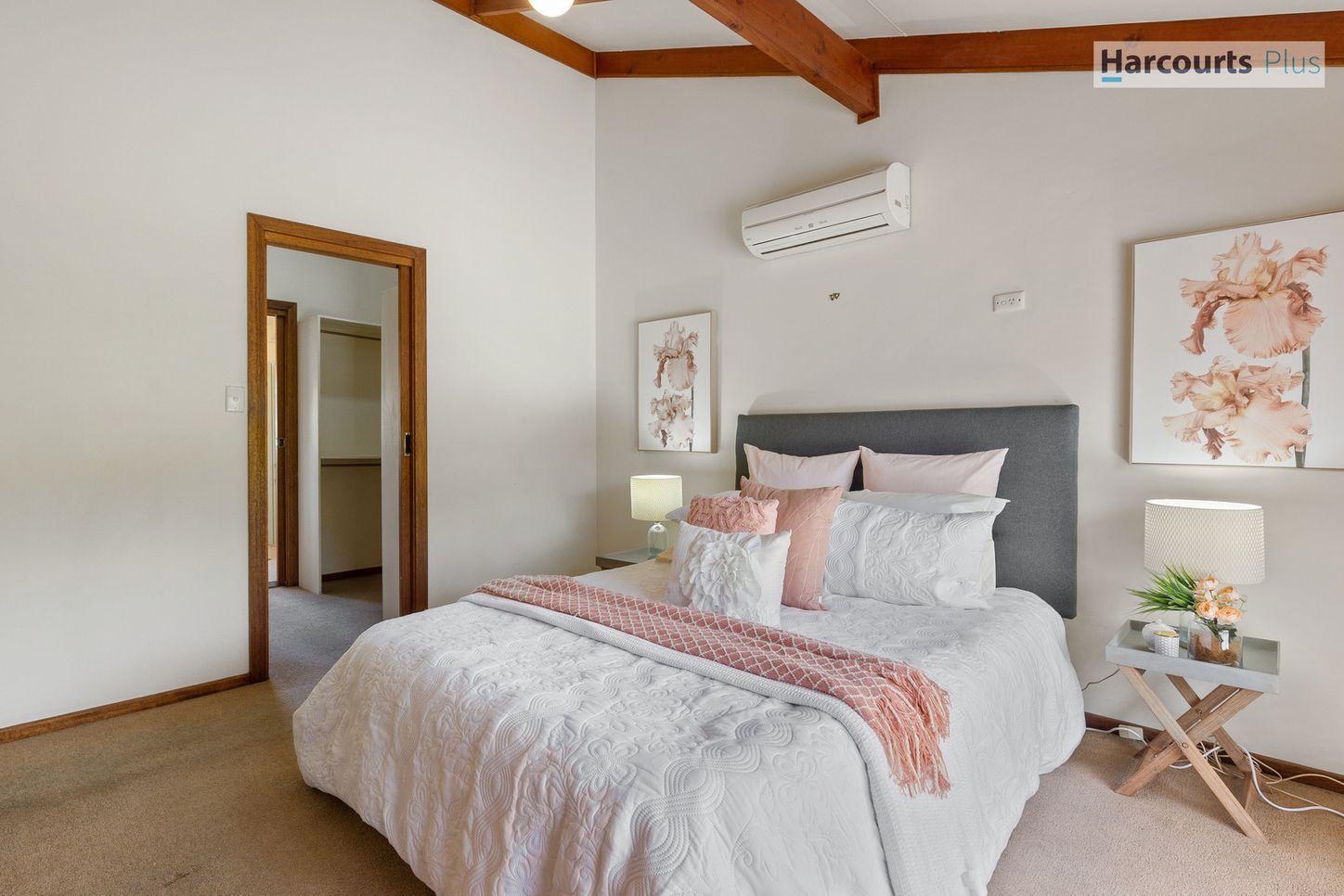 32 Shamrock Road, HALLETT COVE, SA 5158 - House for Rent - harcourts.net