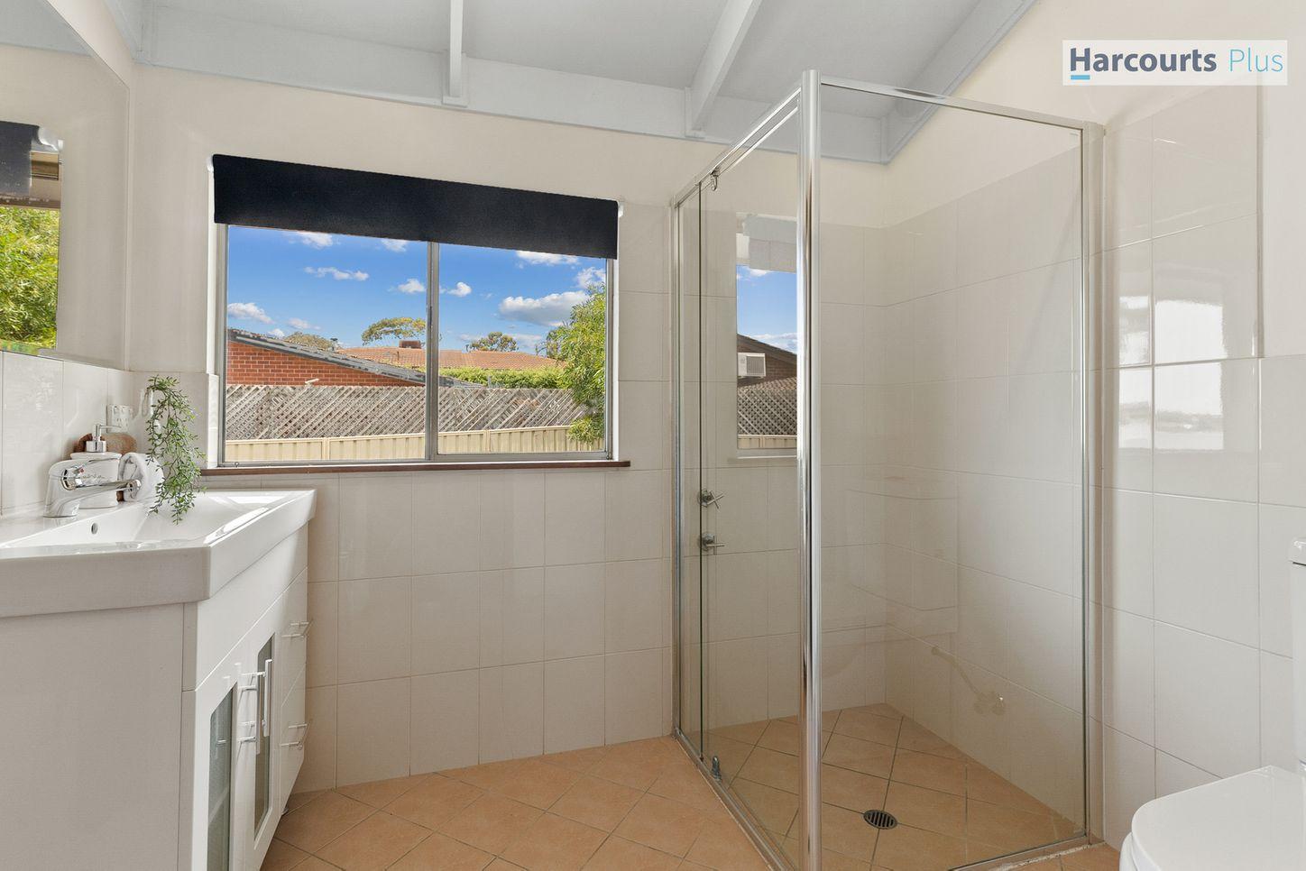 32 Shamrock Road, HALLETT COVE, SA 5158 - House for Rent - harcourts.net
