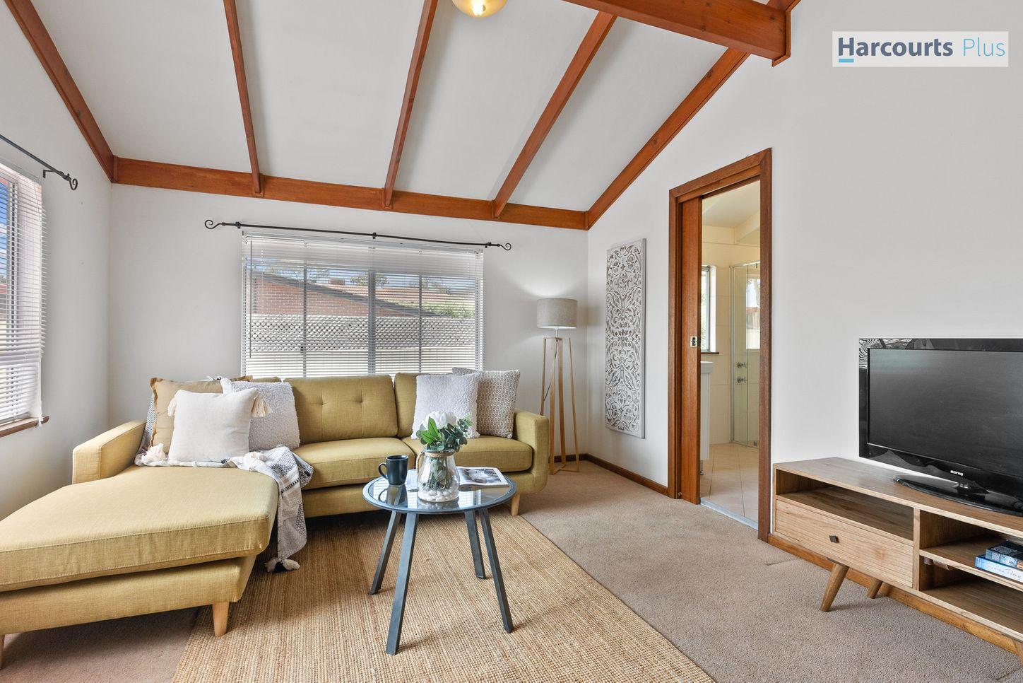 32 Shamrock Road, HALLETT COVE, SA 5158 - House for Rent - harcourts.net