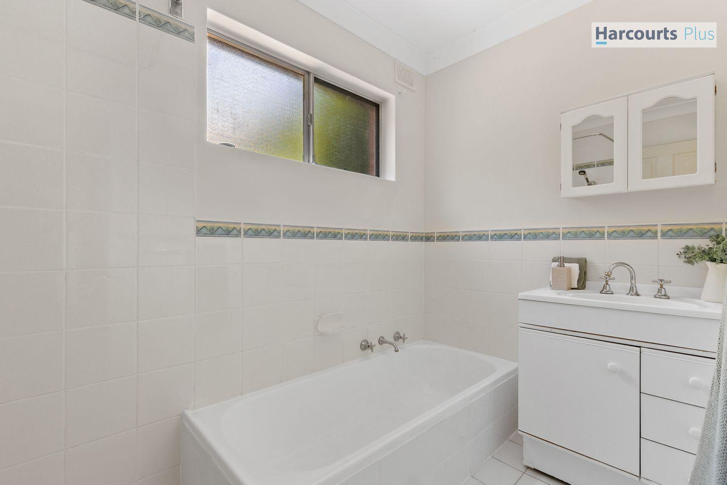 32 Shamrock Road, HALLETT COVE, SA 5158 - House for Rent - harcourts.net