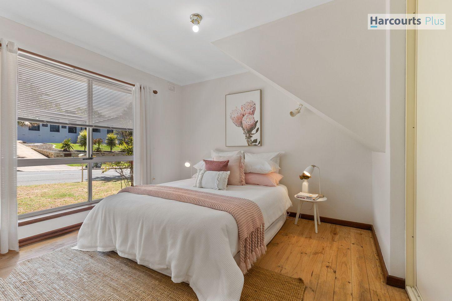 32 Shamrock Road, HALLETT COVE, SA 5158 - House for Rent - harcourts.net