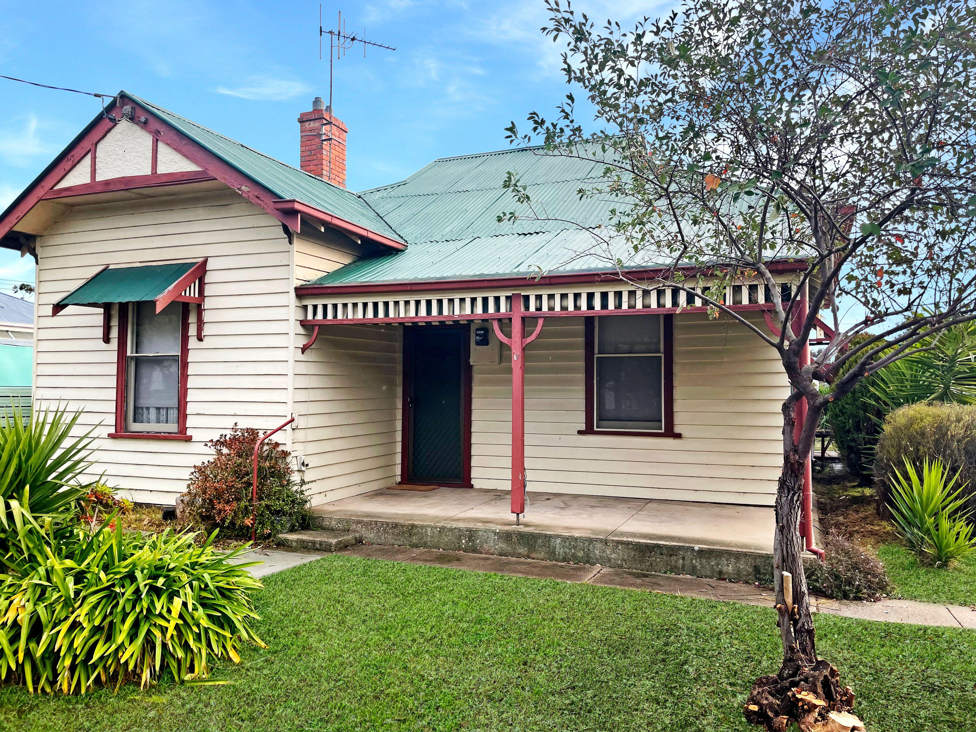 Prop-GPT: House: VIC Benalla, VIC 3672 Home For Rent