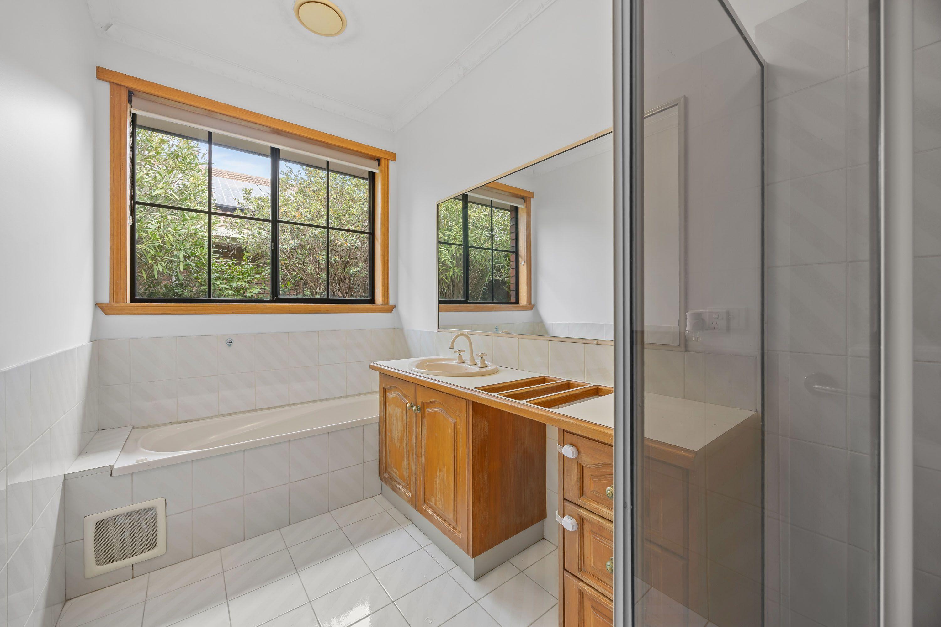 House for Rent: Alfredton, VIC 3350, VIC, 3350