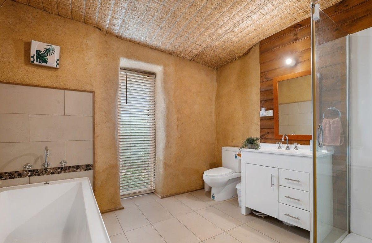 THE BEST OF BOTH WORLDS