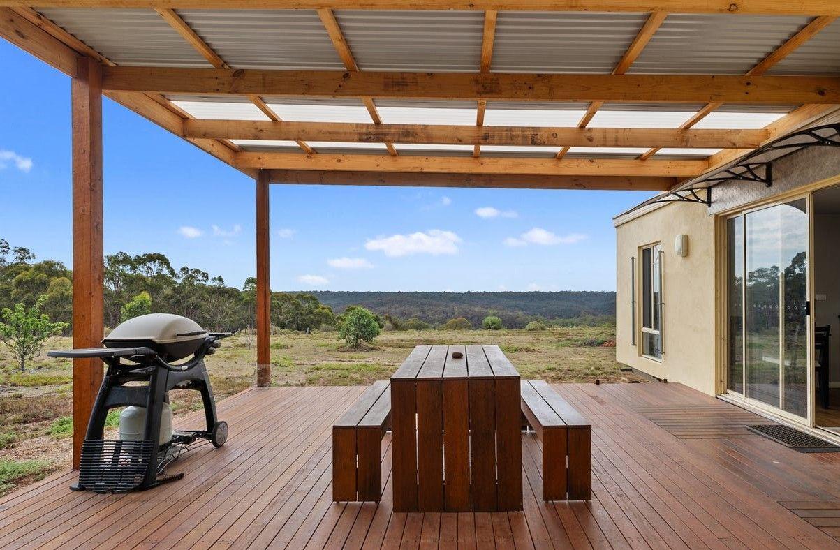 THE BEST OF BOTH WORLDS