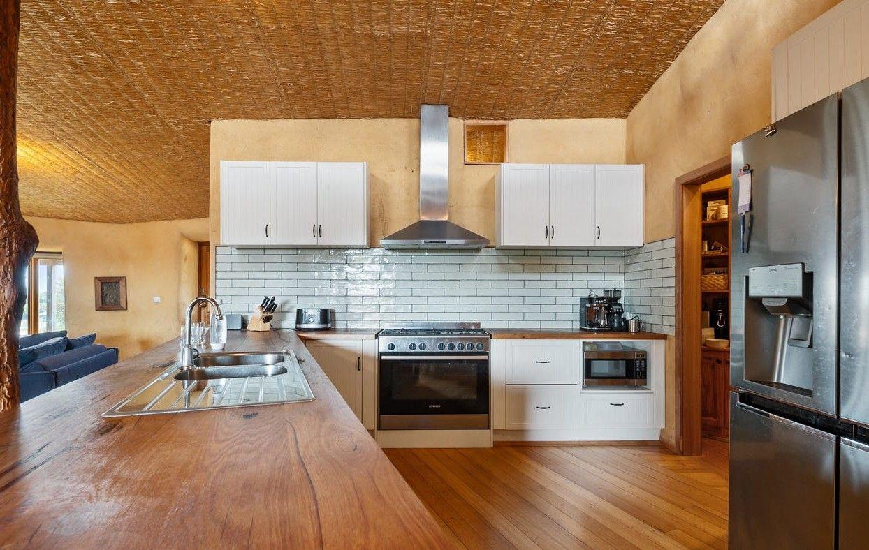 THE BEST OF BOTH WORLDS