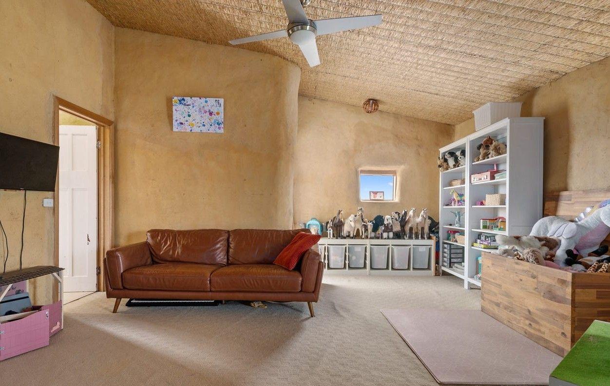 THE BEST OF BOTH WORLDS