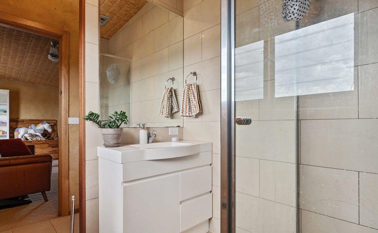 THE BEST OF BOTH WORLDS