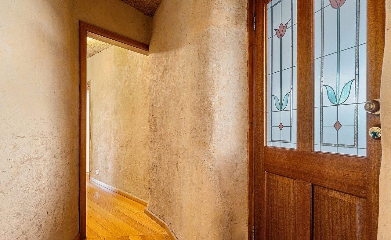 THE BEST OF BOTH WORLDS