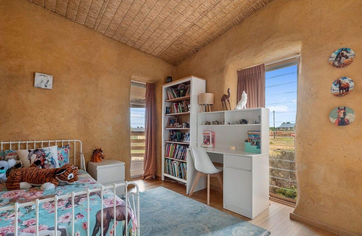 THE BEST OF BOTH WORLDS