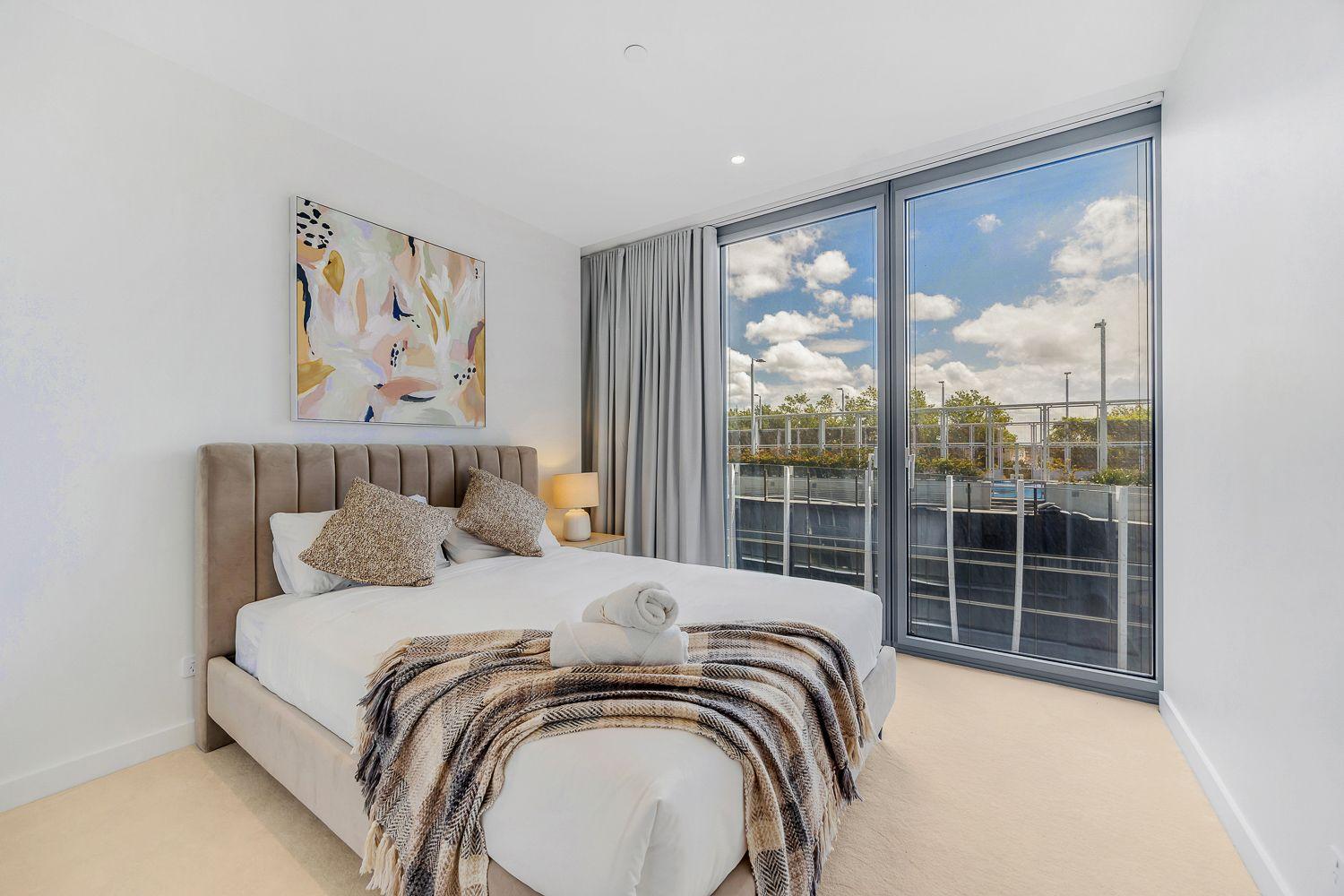 Luxurious 3-Bedroom Apartment in 'One Sydney Harbour'