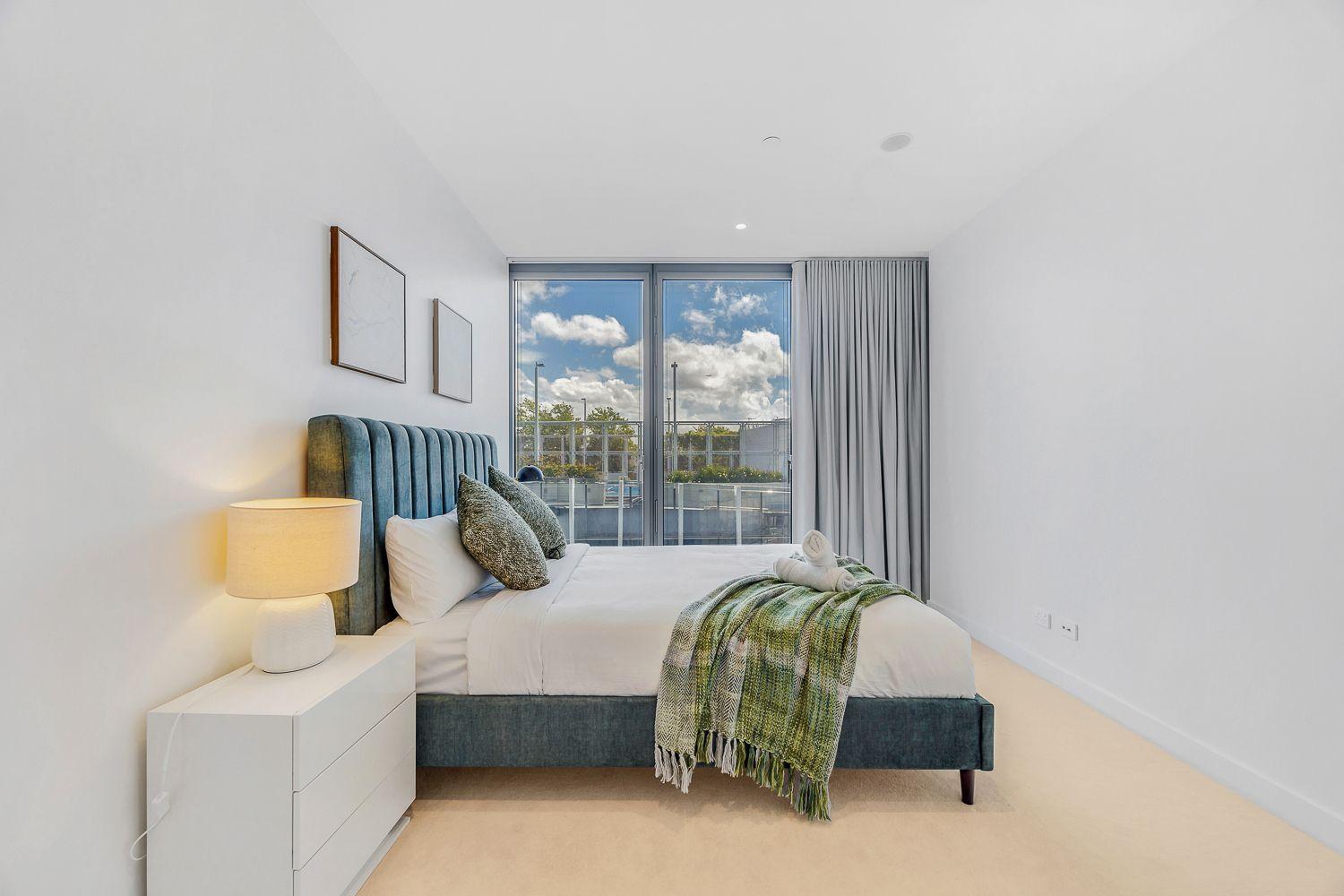 Luxurious 3-Bedroom Apartment in 'One Sydney Harbour'