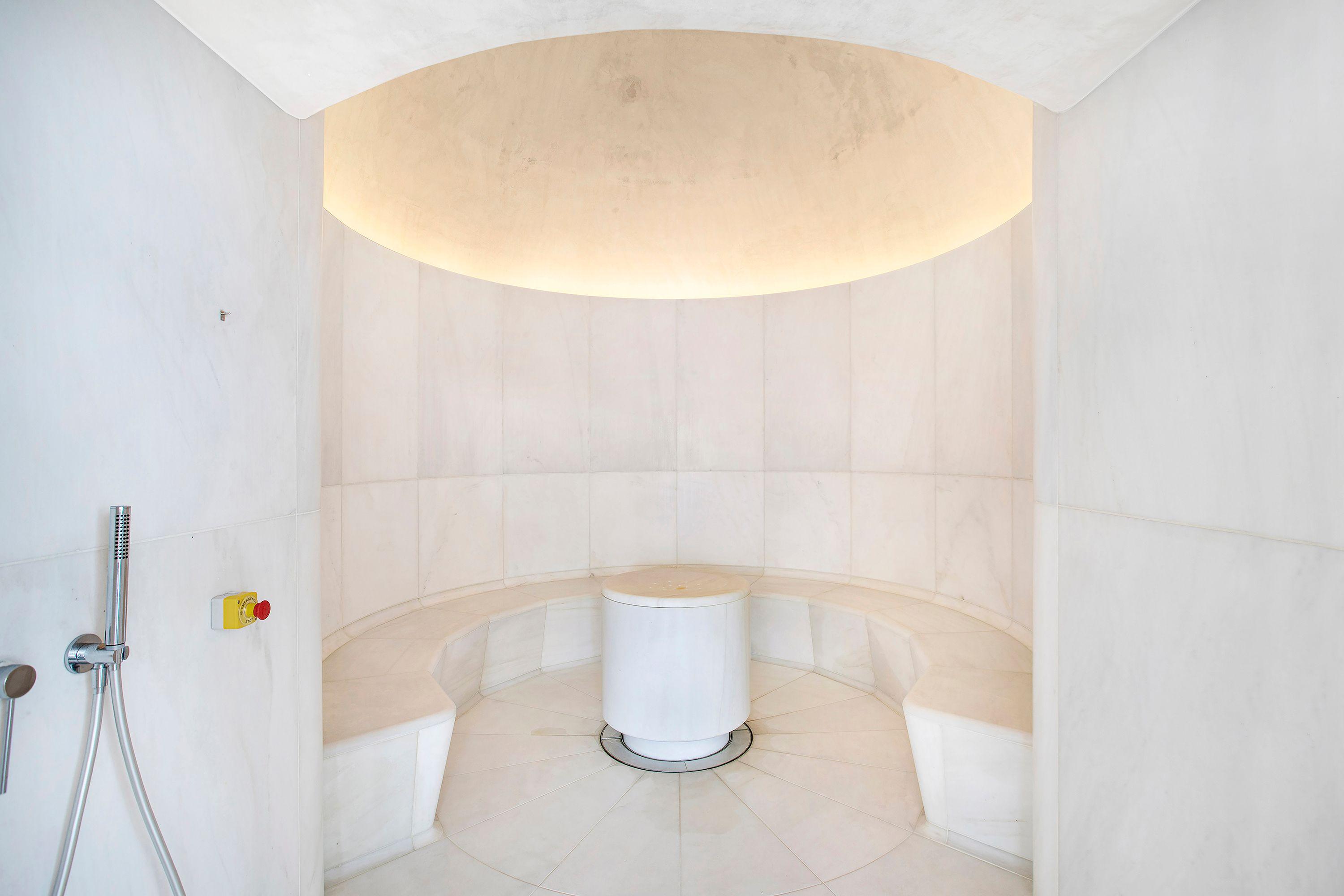 Luxurious 3-Bedroom Apartment in 'One Sydney Harbour'