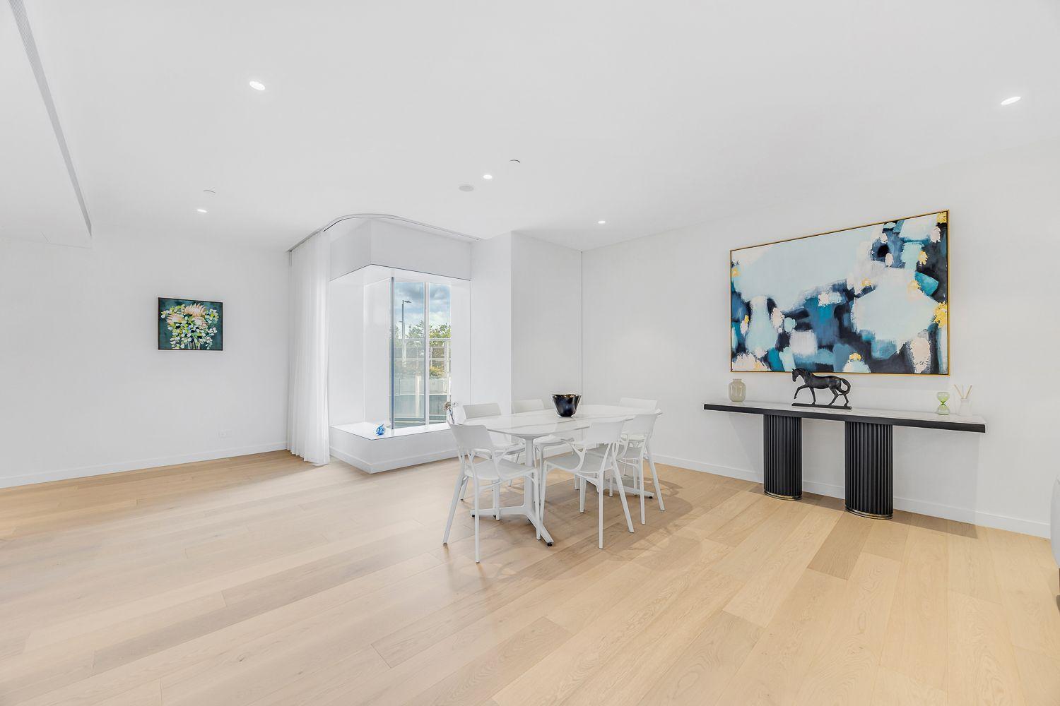 Luxurious 3-Bedroom Apartment in 'One Sydney Harbour'