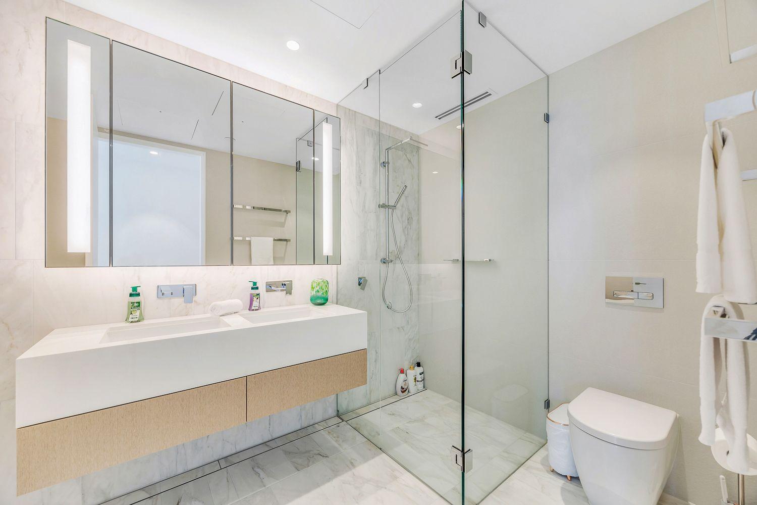 Luxurious 3-Bedroom Apartment in 'One Sydney Harbour'