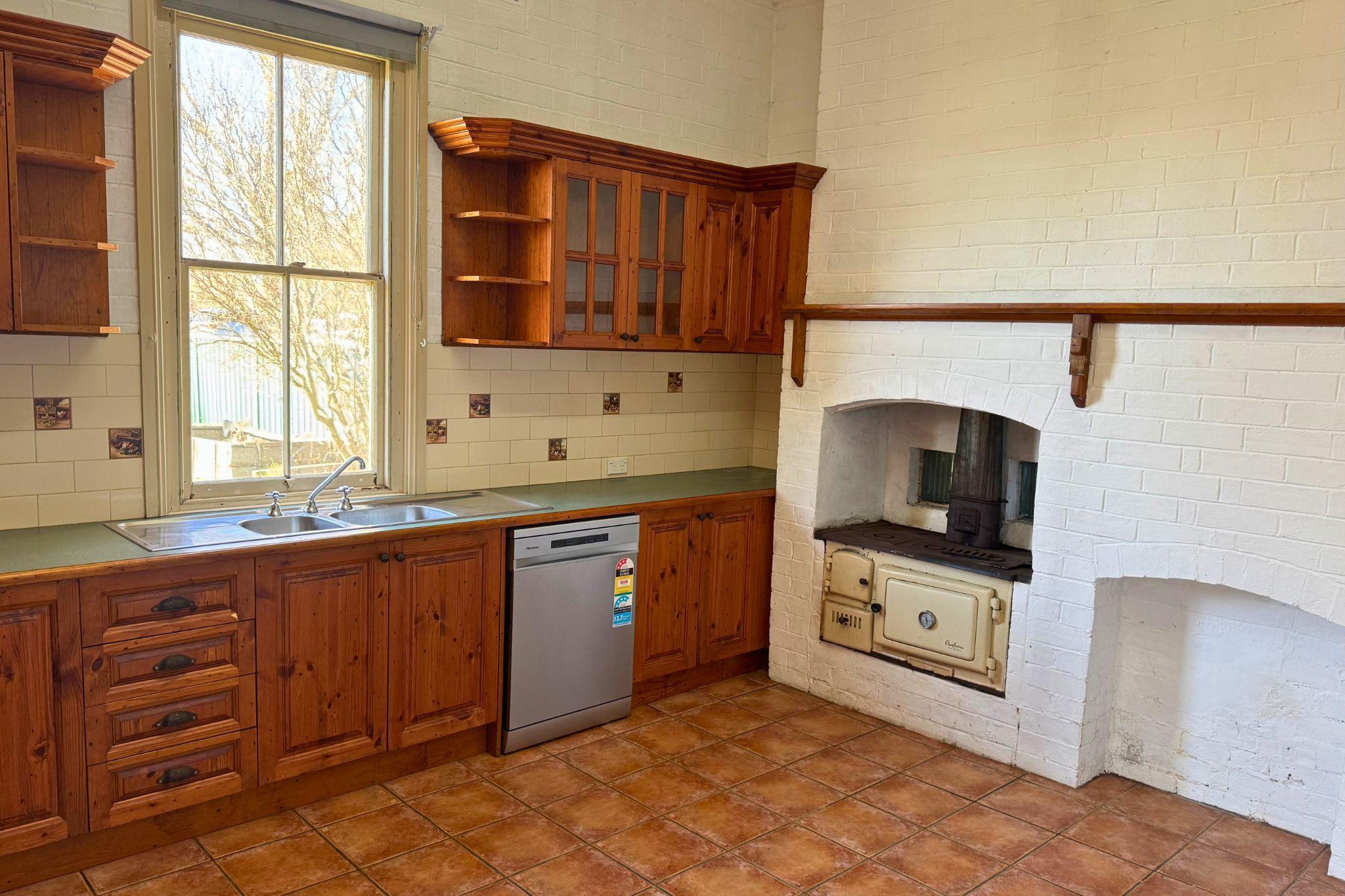 House for Rent: Blayney, NSW 2799, NSW, 2799