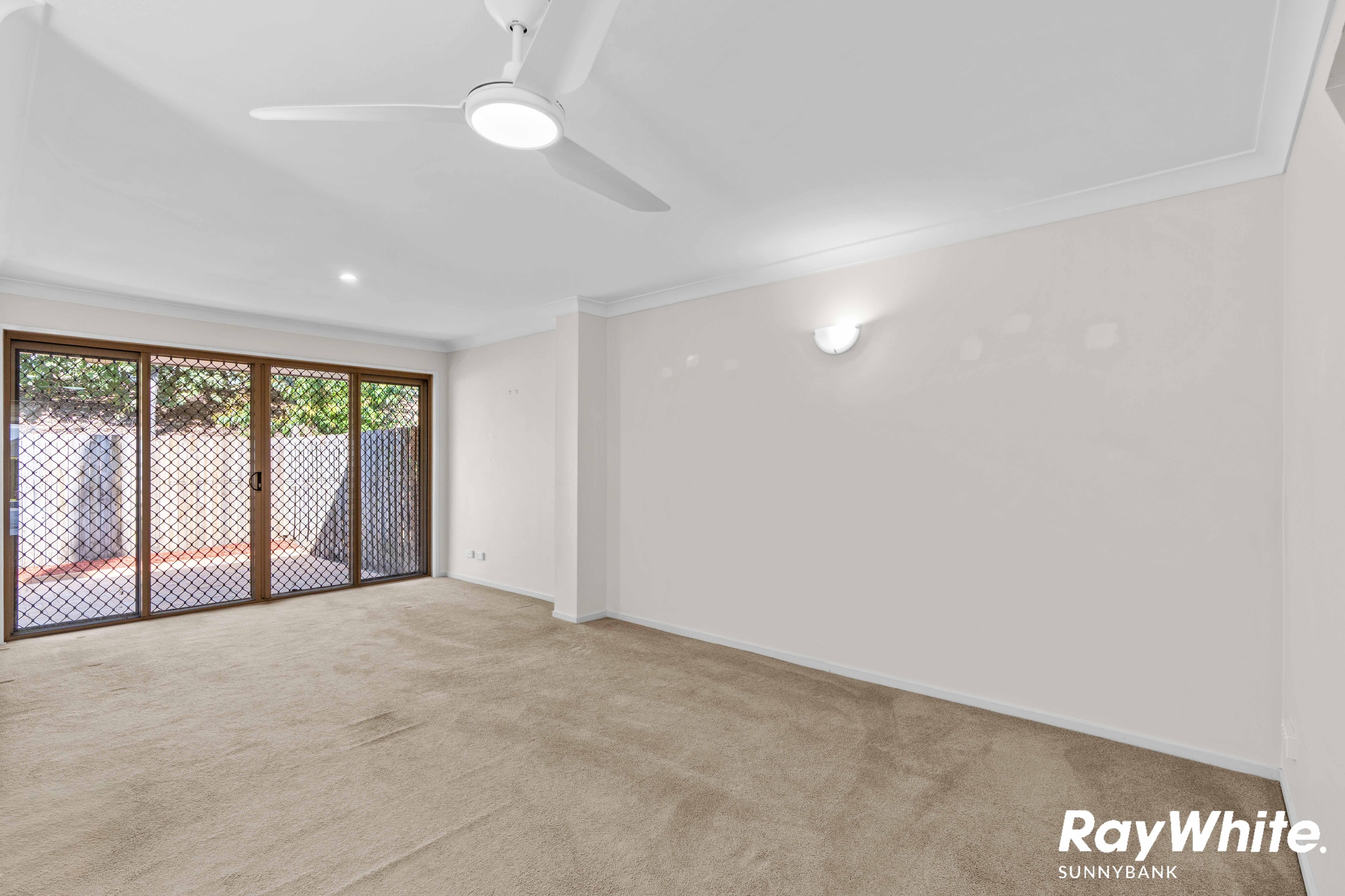 3-Bedroom Townhouse with Pool Access + Water Included