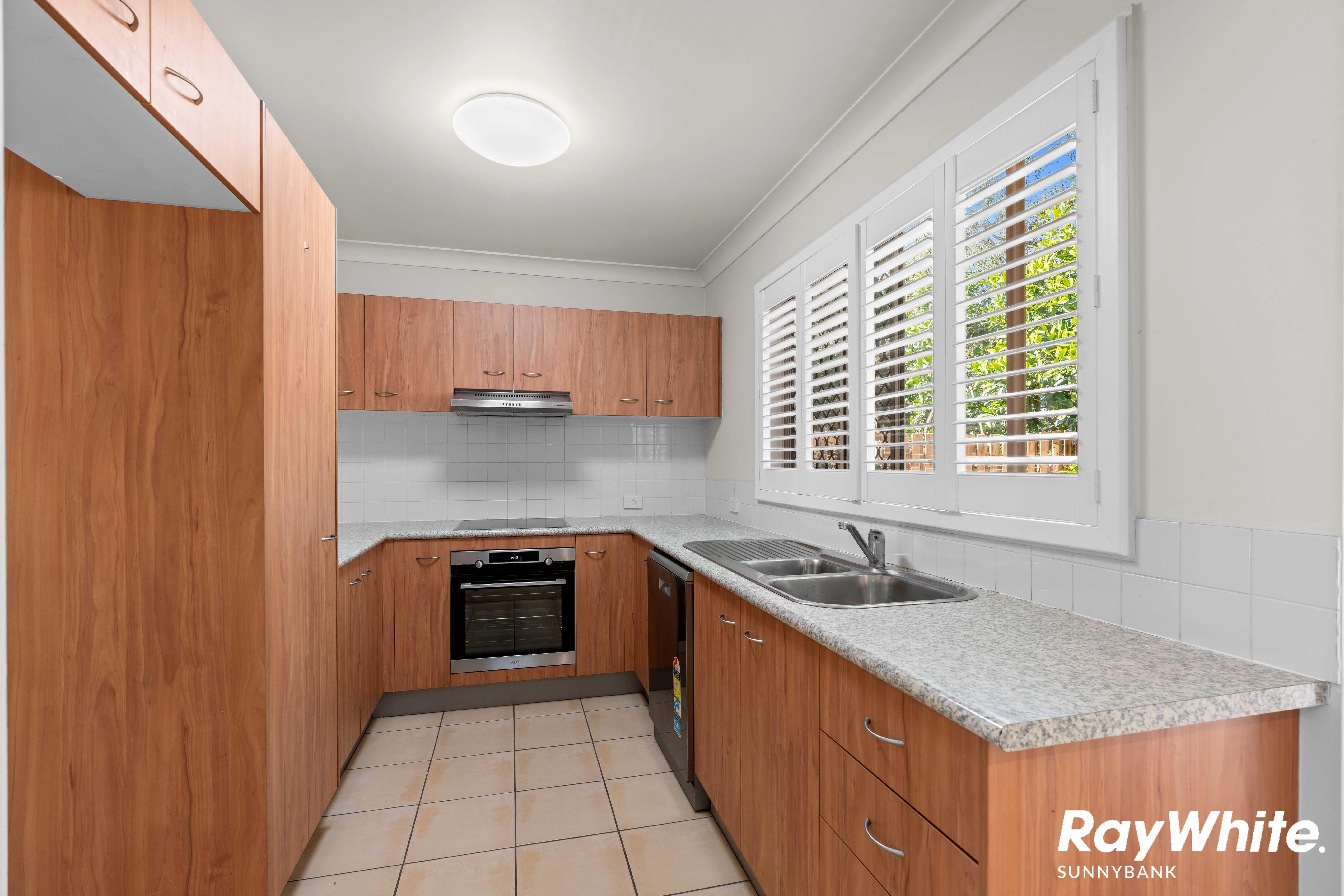 3-Bedroom Townhouse with Pool Access + Water Included