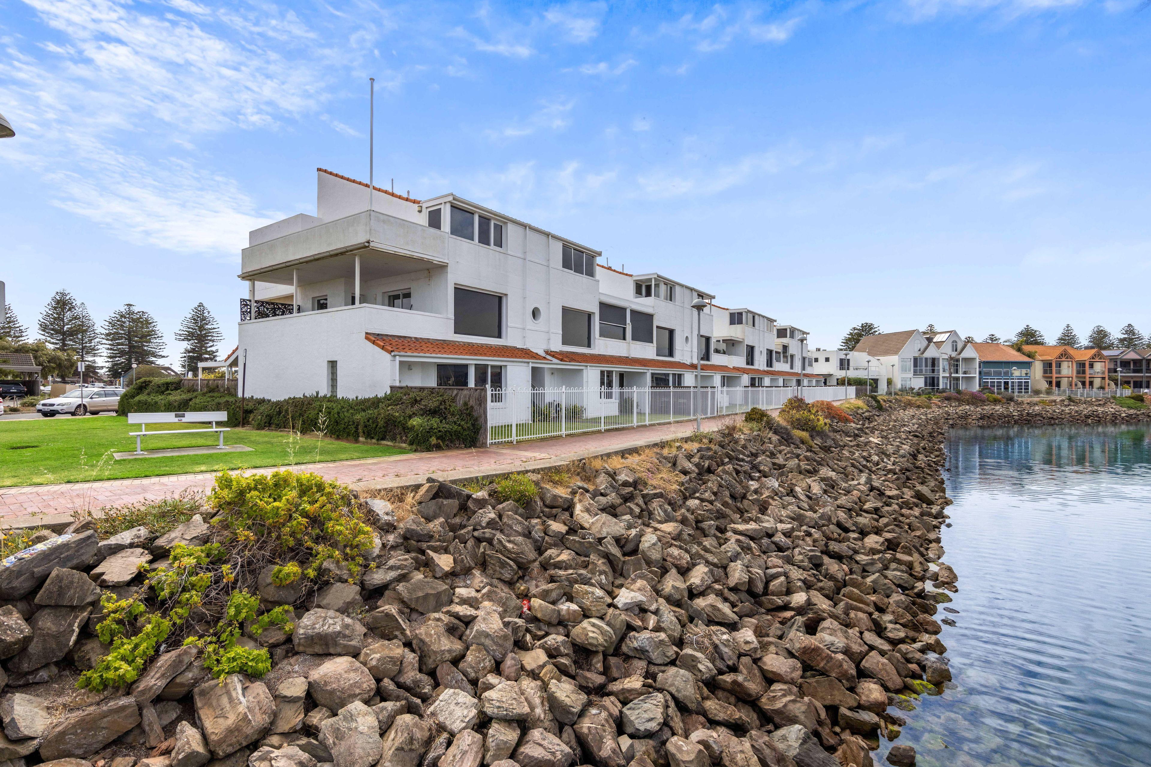 Prop-GPT: Townhouse: SA North Haven, SA 5018 Home For Rent